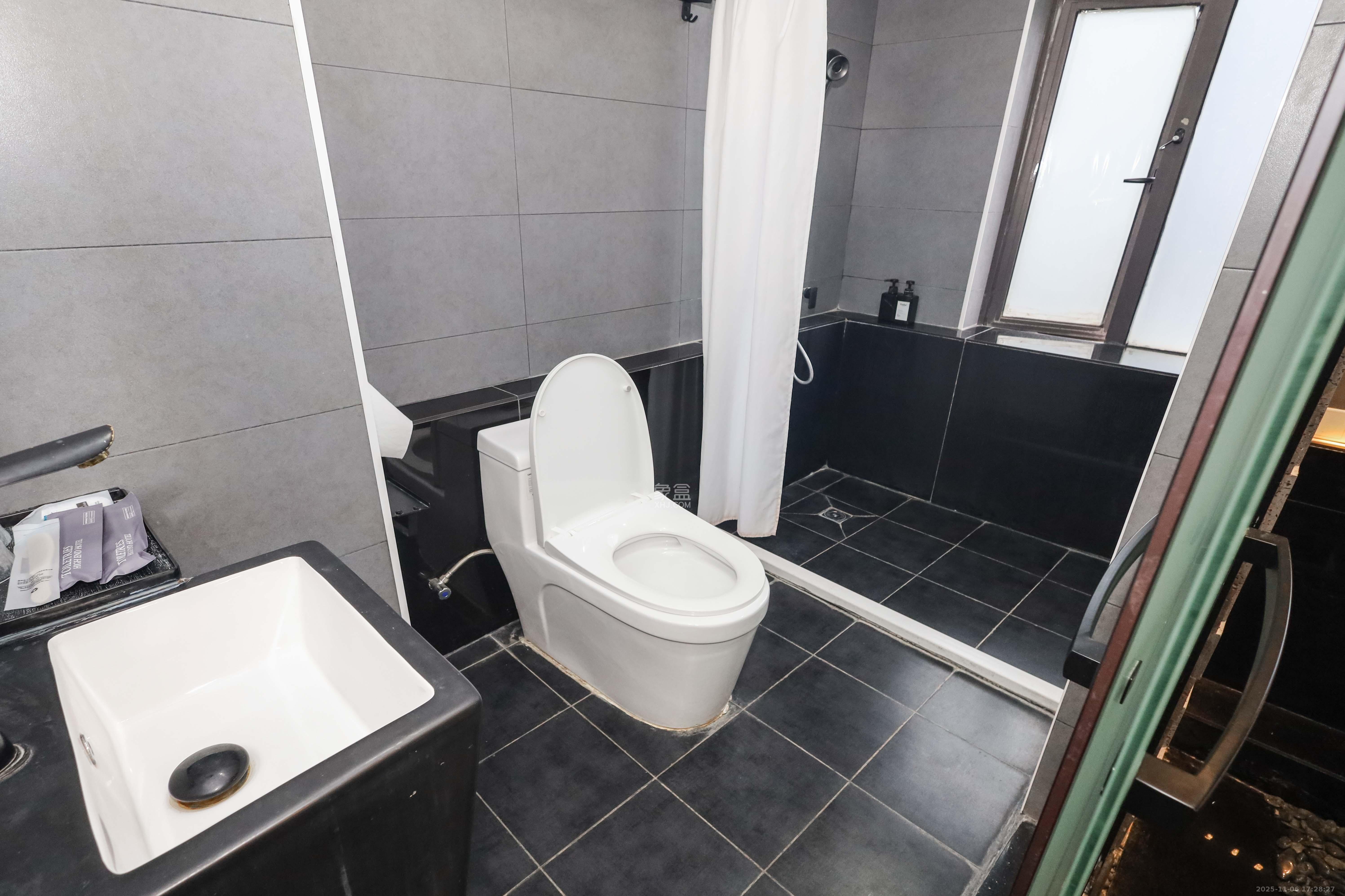 梅溪国际公寓（步步高新天地）  1室1厅1卫    55.0万卫生间