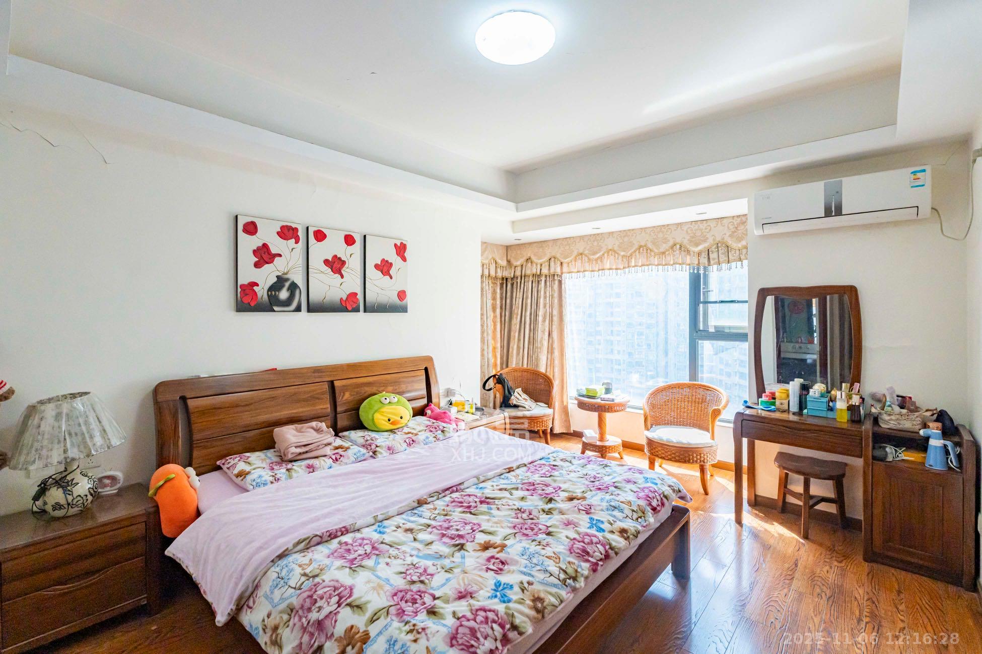 藏珑湖上国际花园 3室2厅2卫 4000.0元/月 藏珑湖上国际花园 3室2厅2卫 4000.0元/月室内图