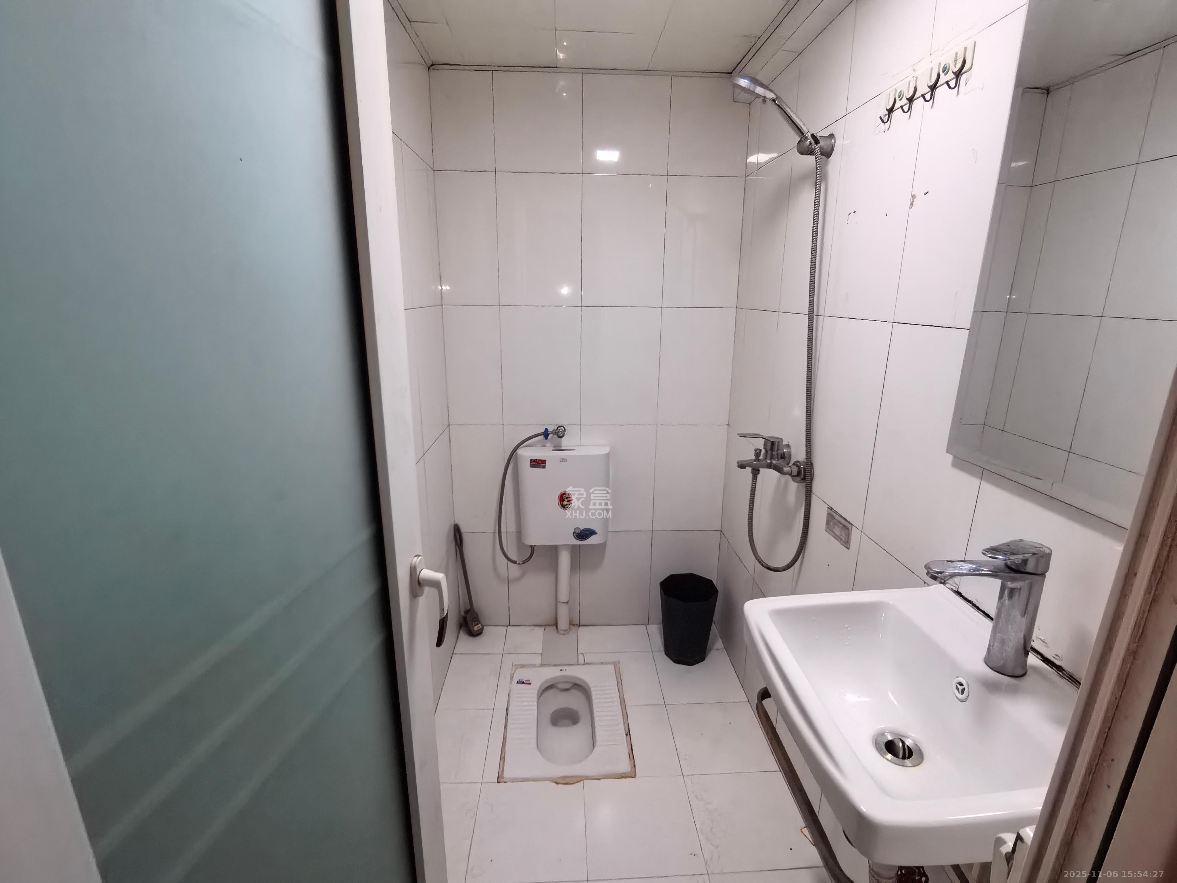 谋房博客(博客天街)  1室1厅1卫    1400.0元/月室内图