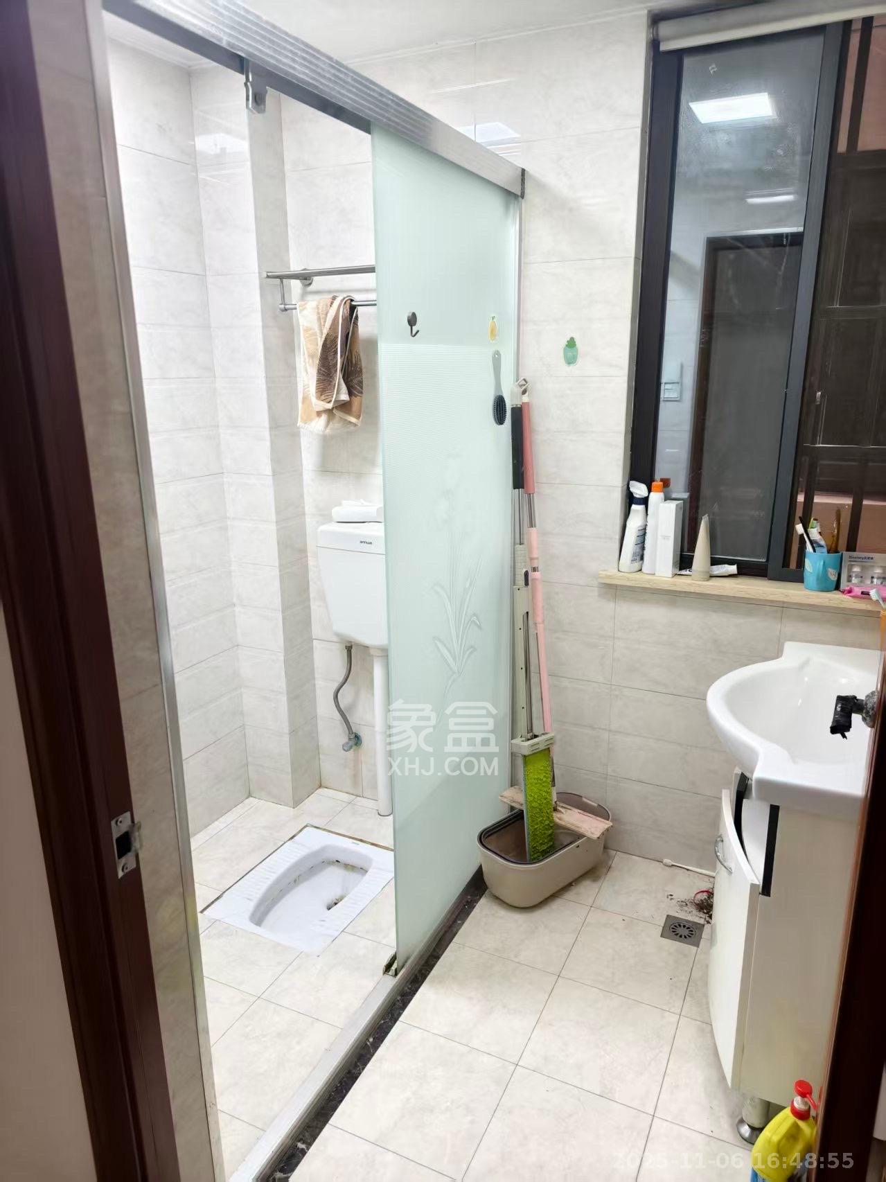 钰龙天下一期  3室2厅2卫    3500.0元/月室内图