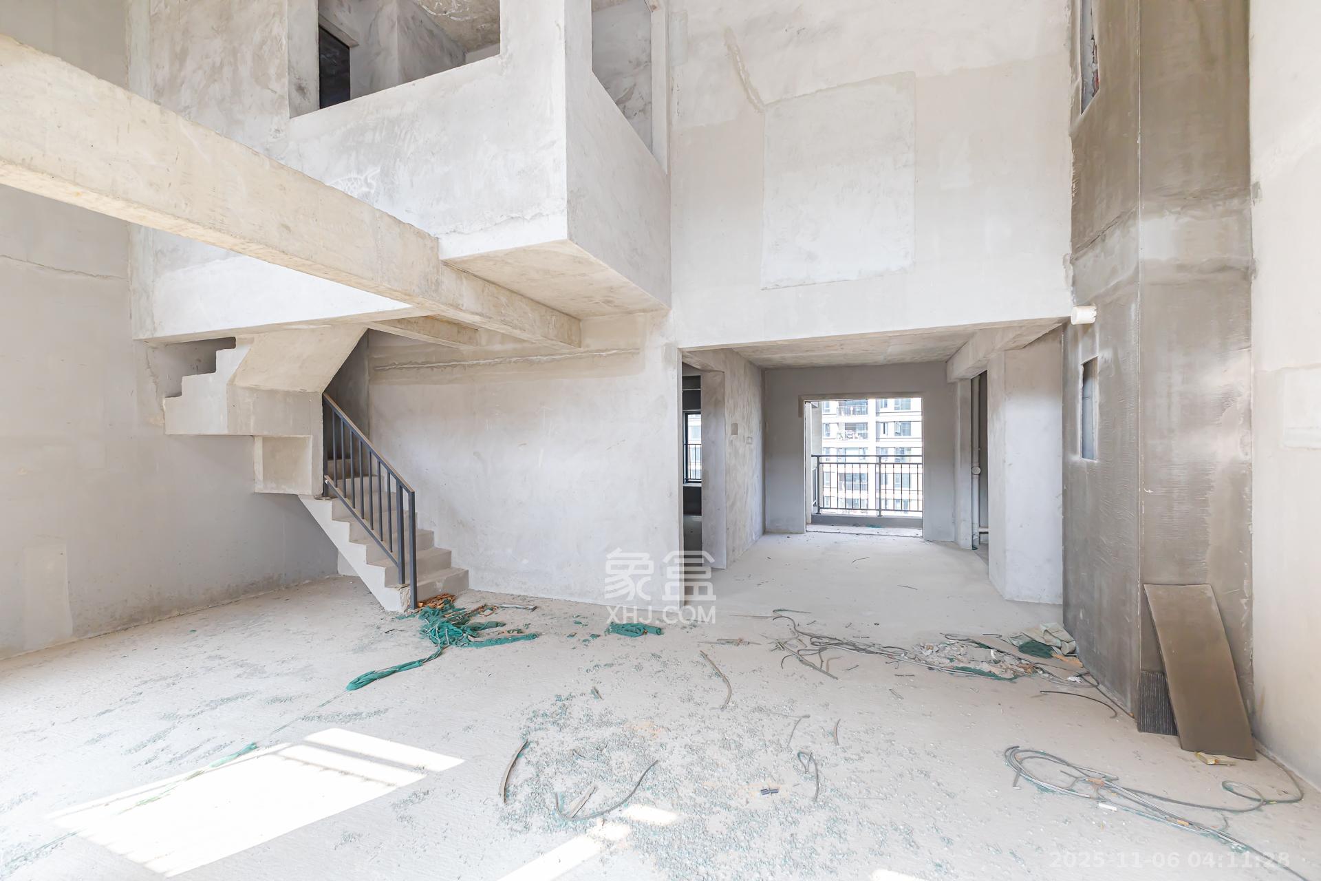 越秀湘江星汇城一期 3室2厅2卫 153.0万 越秀湘江星汇城一期 3室2厅2卫 153.0万客厅