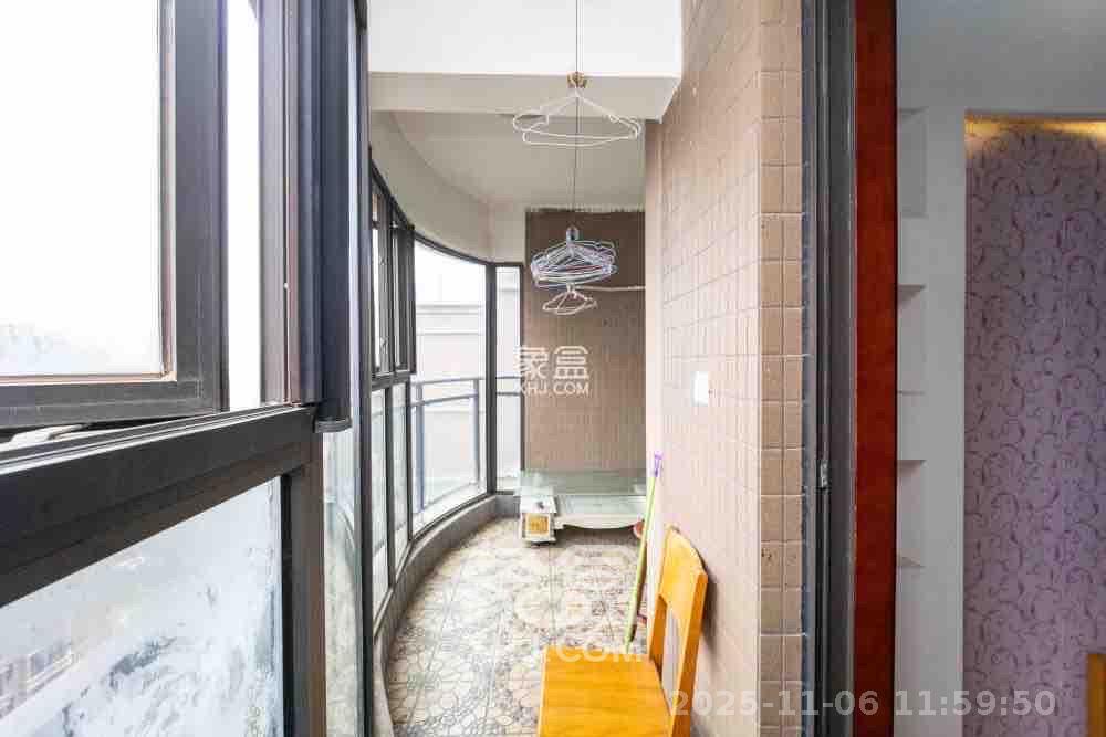 湘域熙岸  4室2厅2卫    3800.0元/月室内图