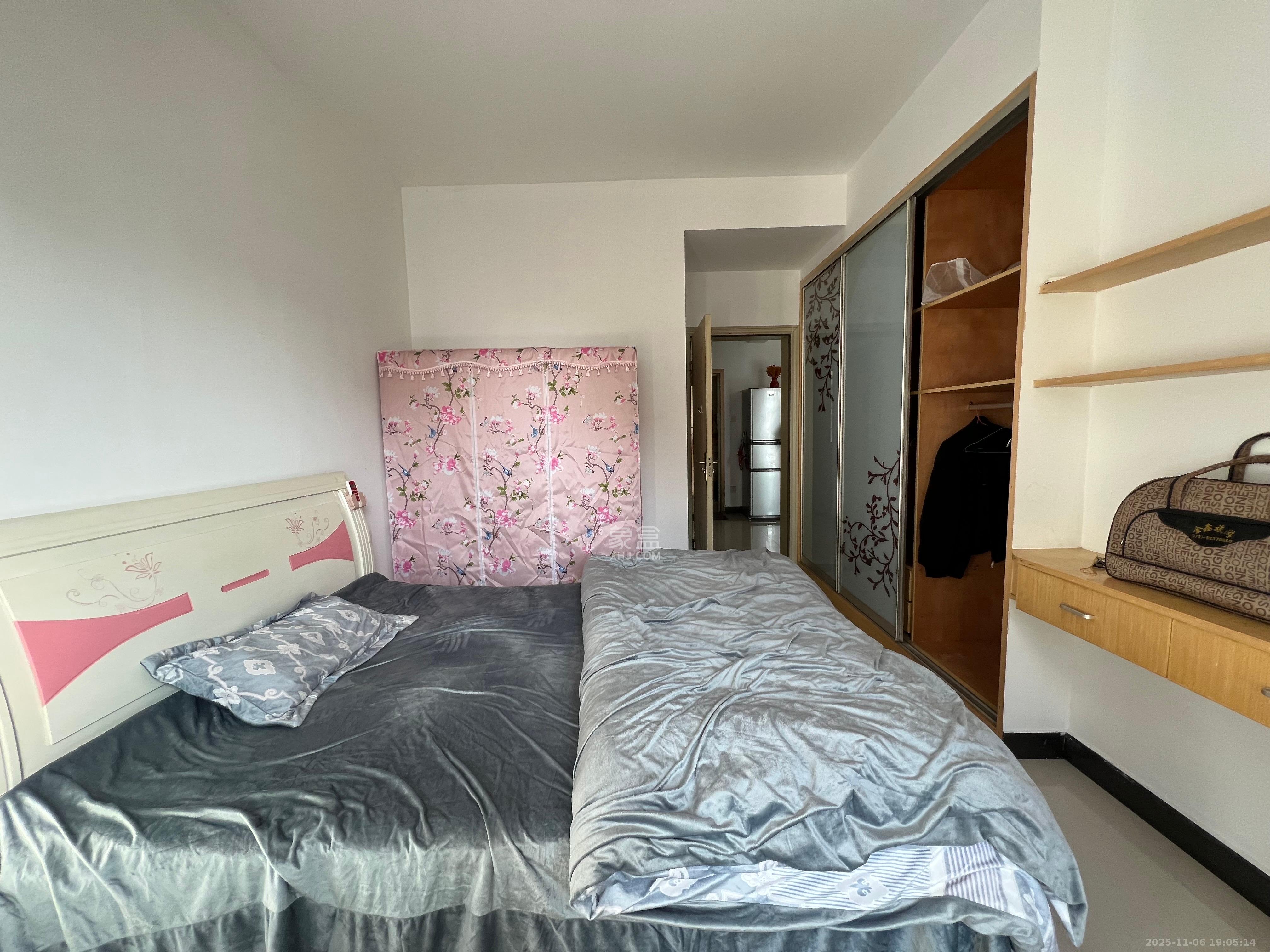 上河国际C区 3室1厅1卫 2500.0元/月 上河国际C区 3室1厅1卫 2500.0元/月室内图