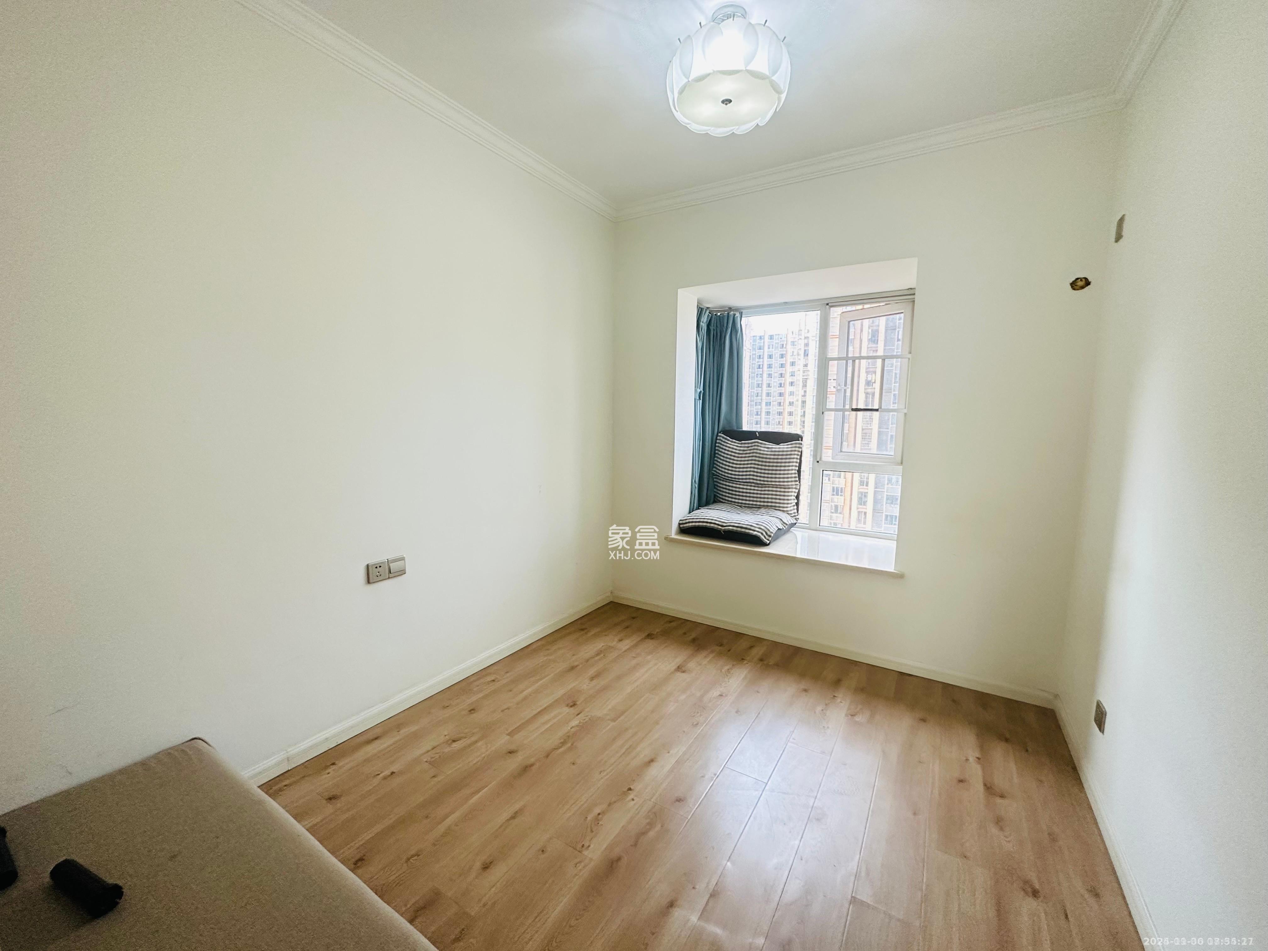 荣盛花语城  3室2厅1卫    1700.0元/月室内图