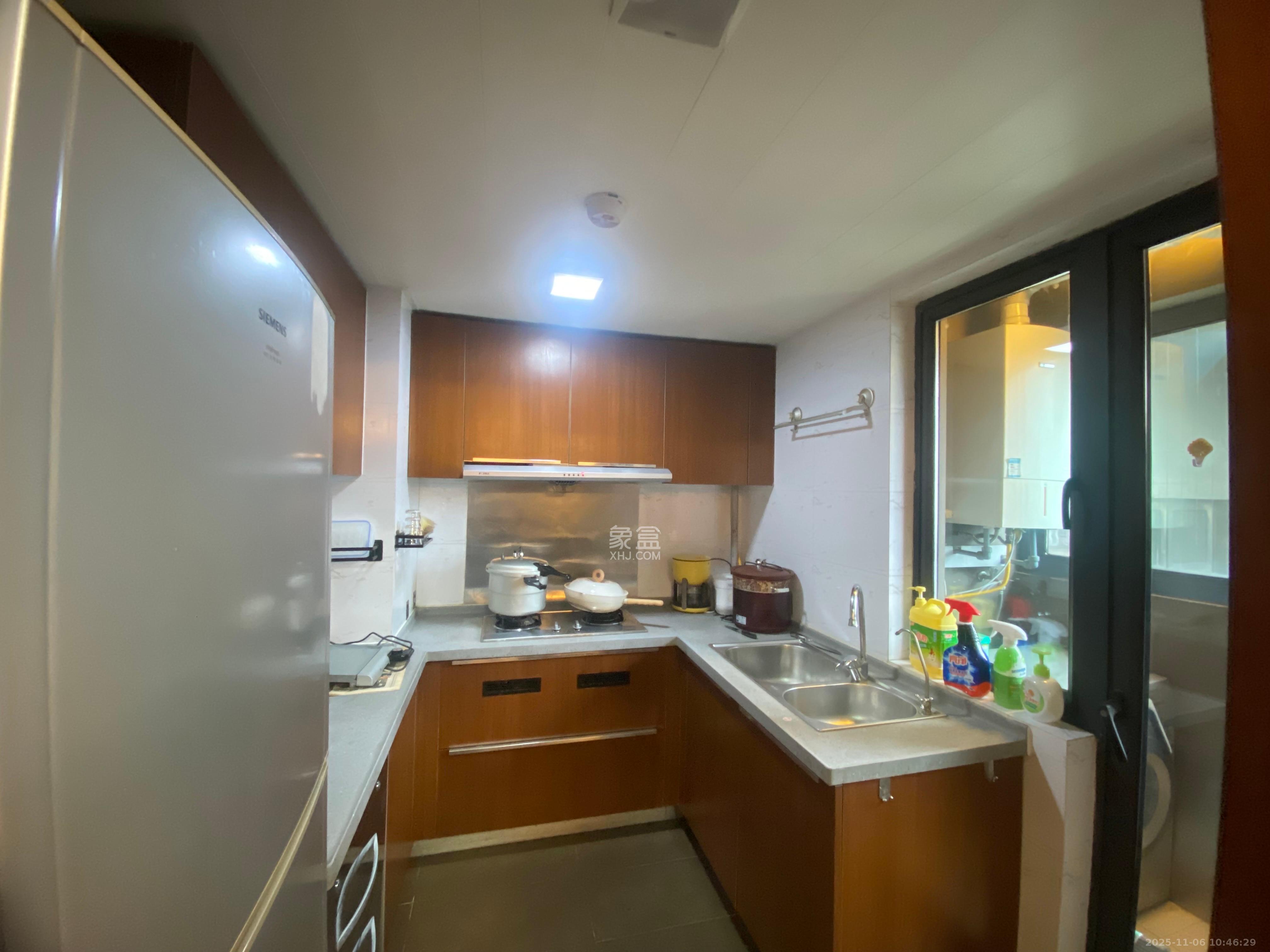 万科金域华府三四期  4室2厅2卫    2900.0元/月室内图