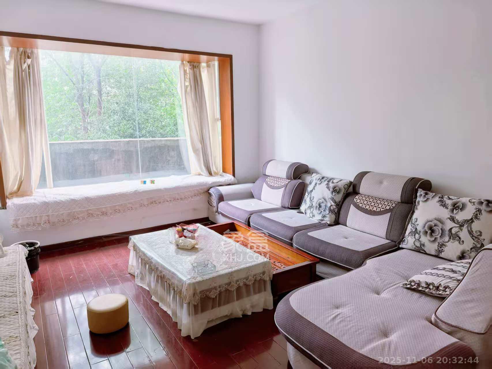 中建桂苑  3室2厅1卫    1800.0元/月