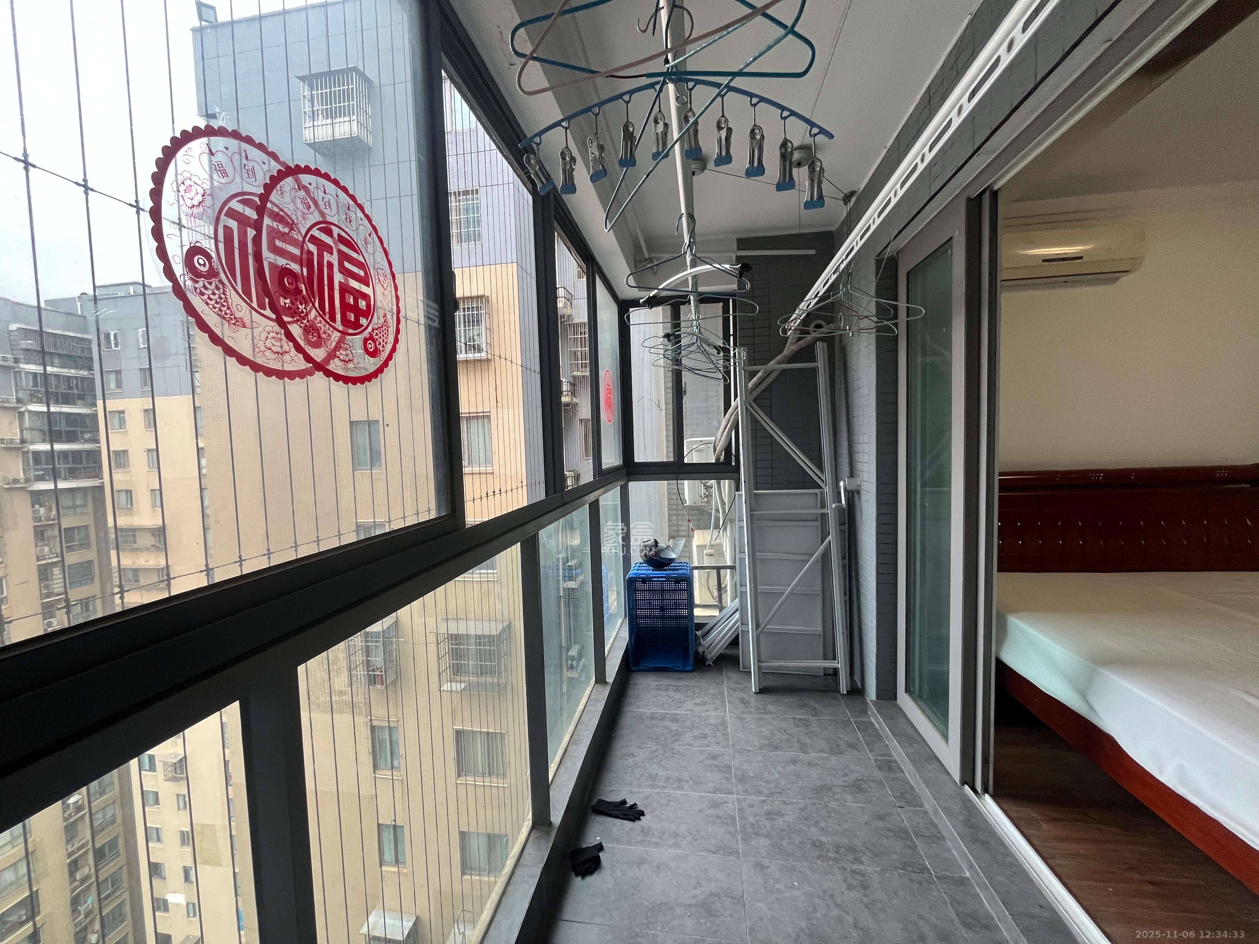 银港水晶城  3室2厅1卫    2600.0元/月室内图