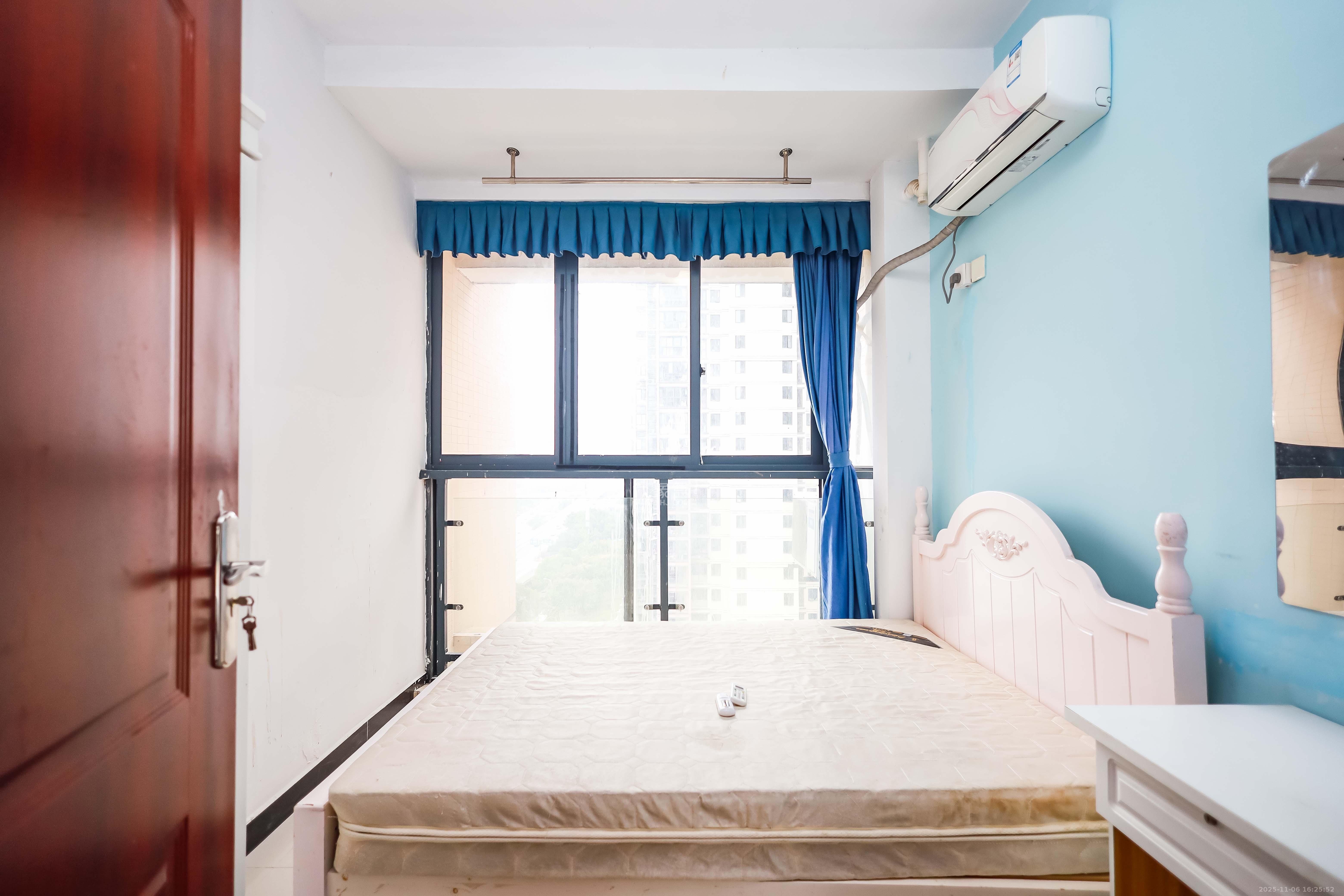 盛世耀凯  3室2厅1卫    72.0万卧室