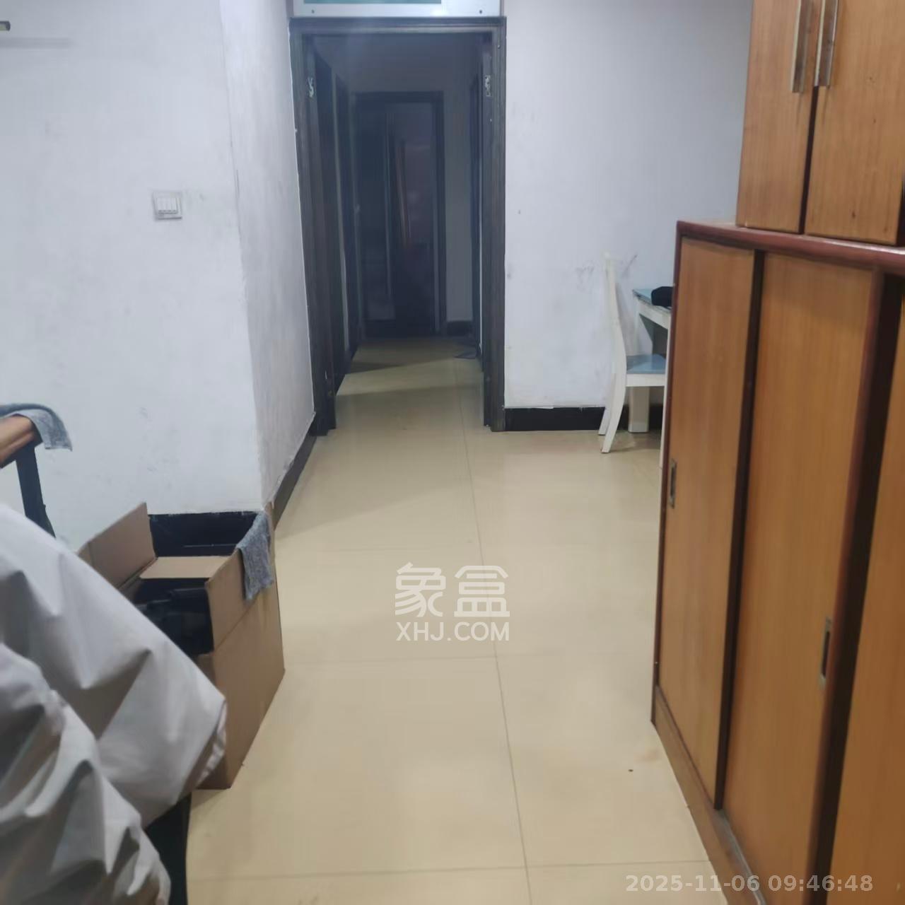 山水人家一二期  3室2厅2卫    1700.0元/月室内图