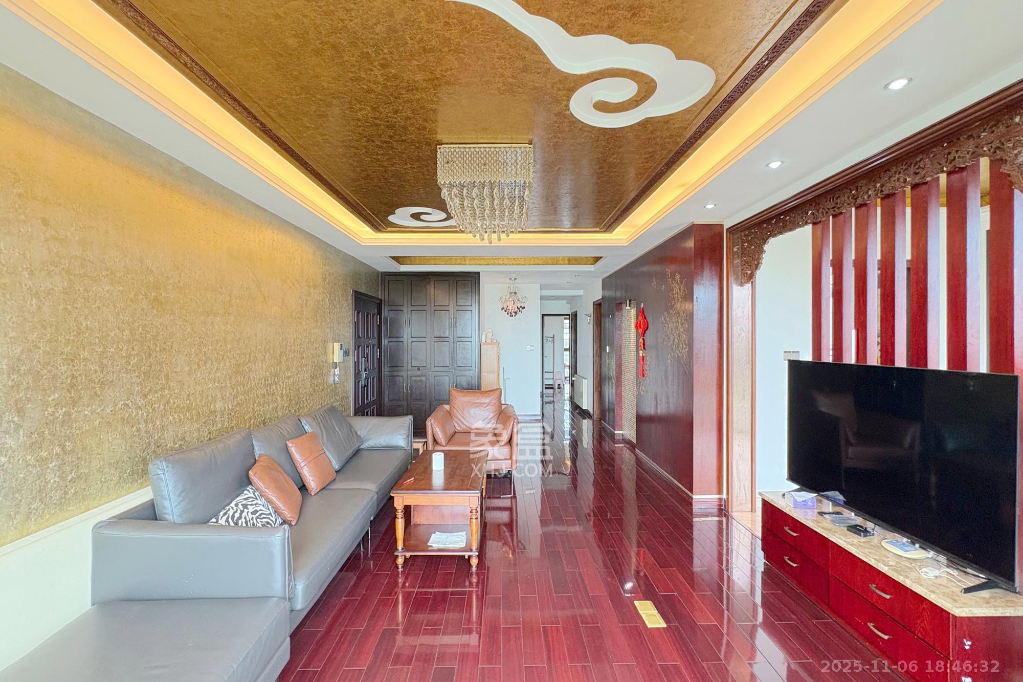 向阳门第  4室2厅2卫    198.0万客厅