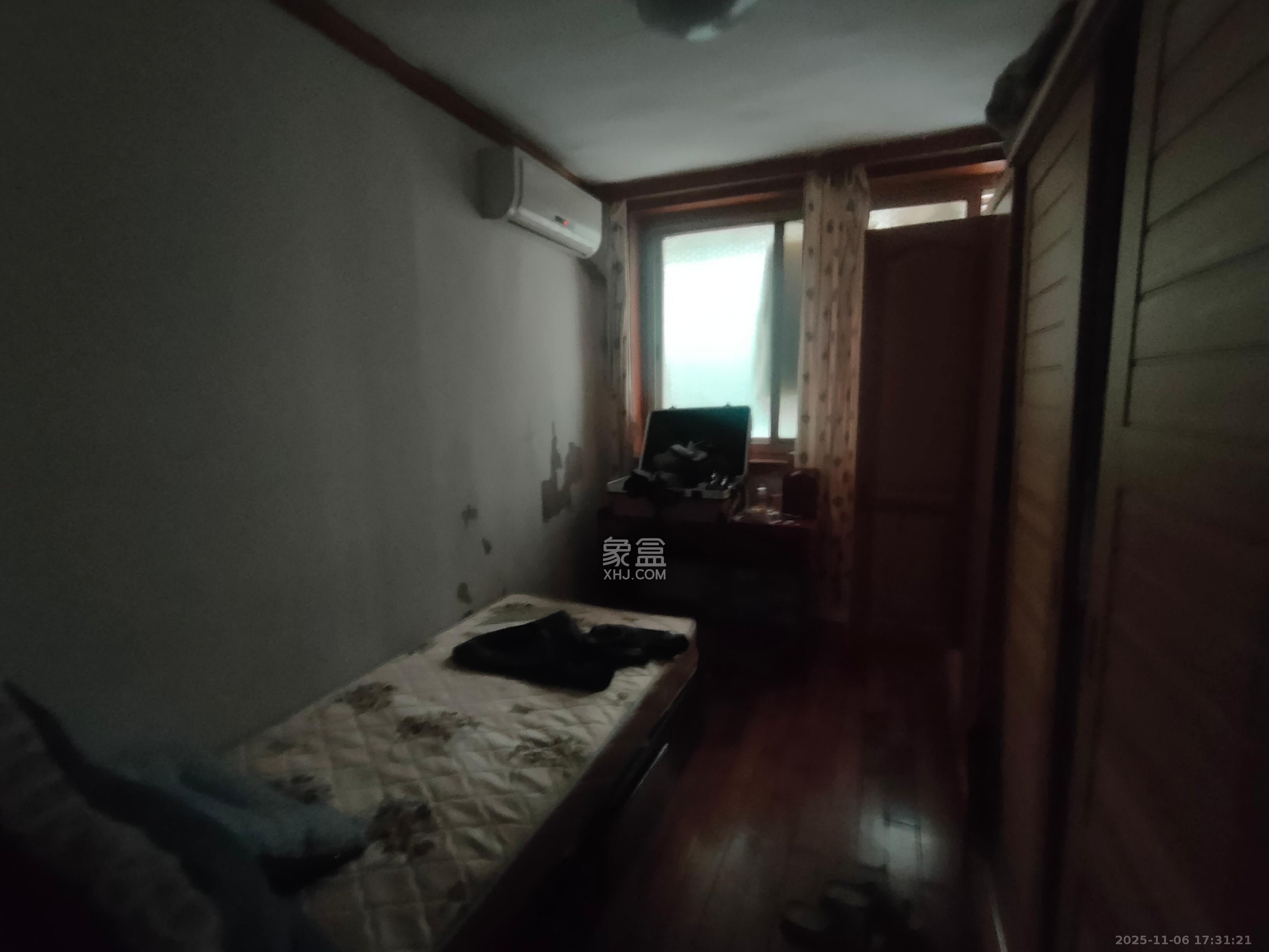 省儿童医院单位宿舍 3室2厅1卫 1800.0元/月 省儿童医院单位宿舍 3室2厅1卫 1800.0元/月室内图