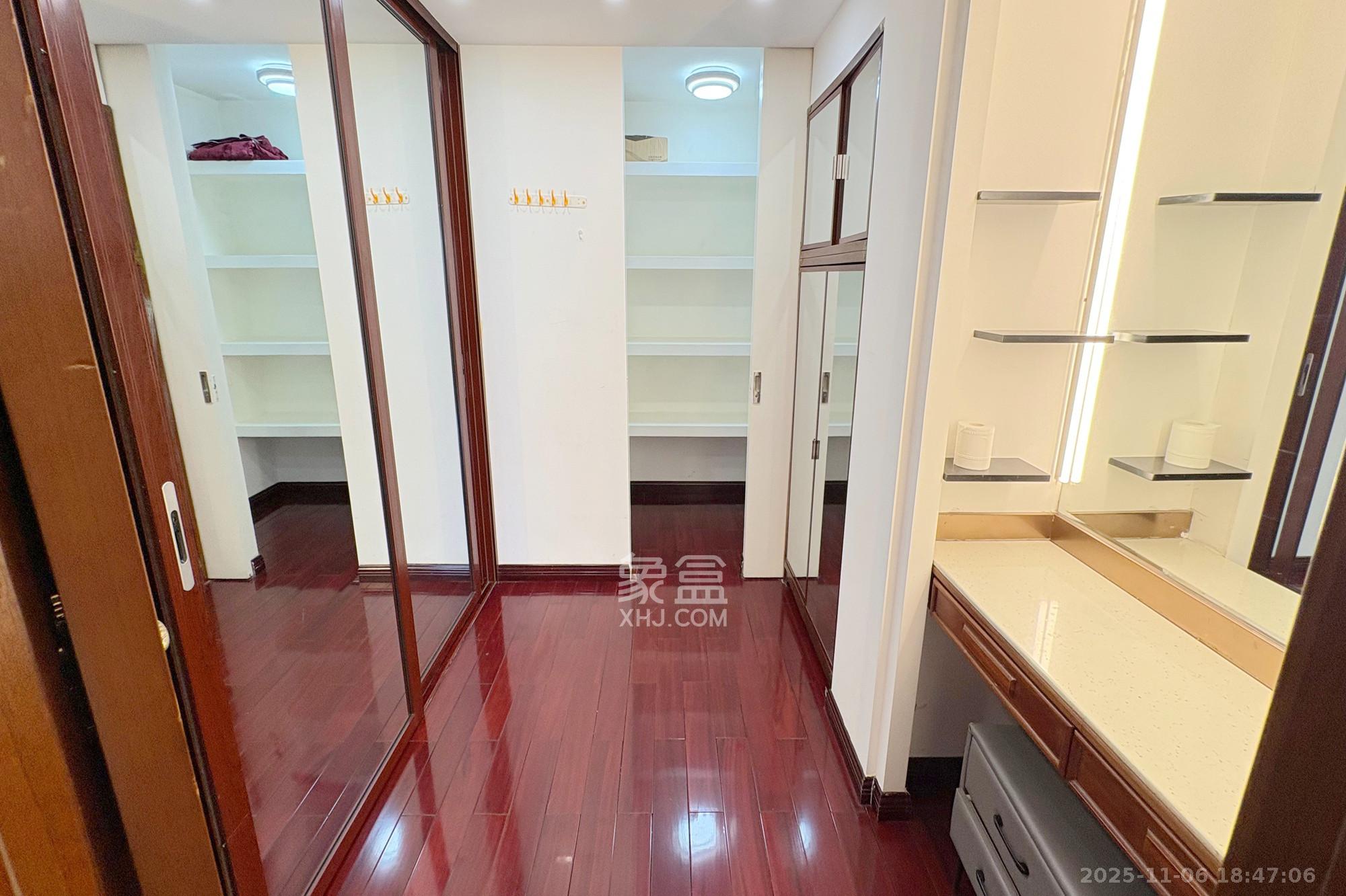 向阳门第  4室2厅2卫    198.0万其他