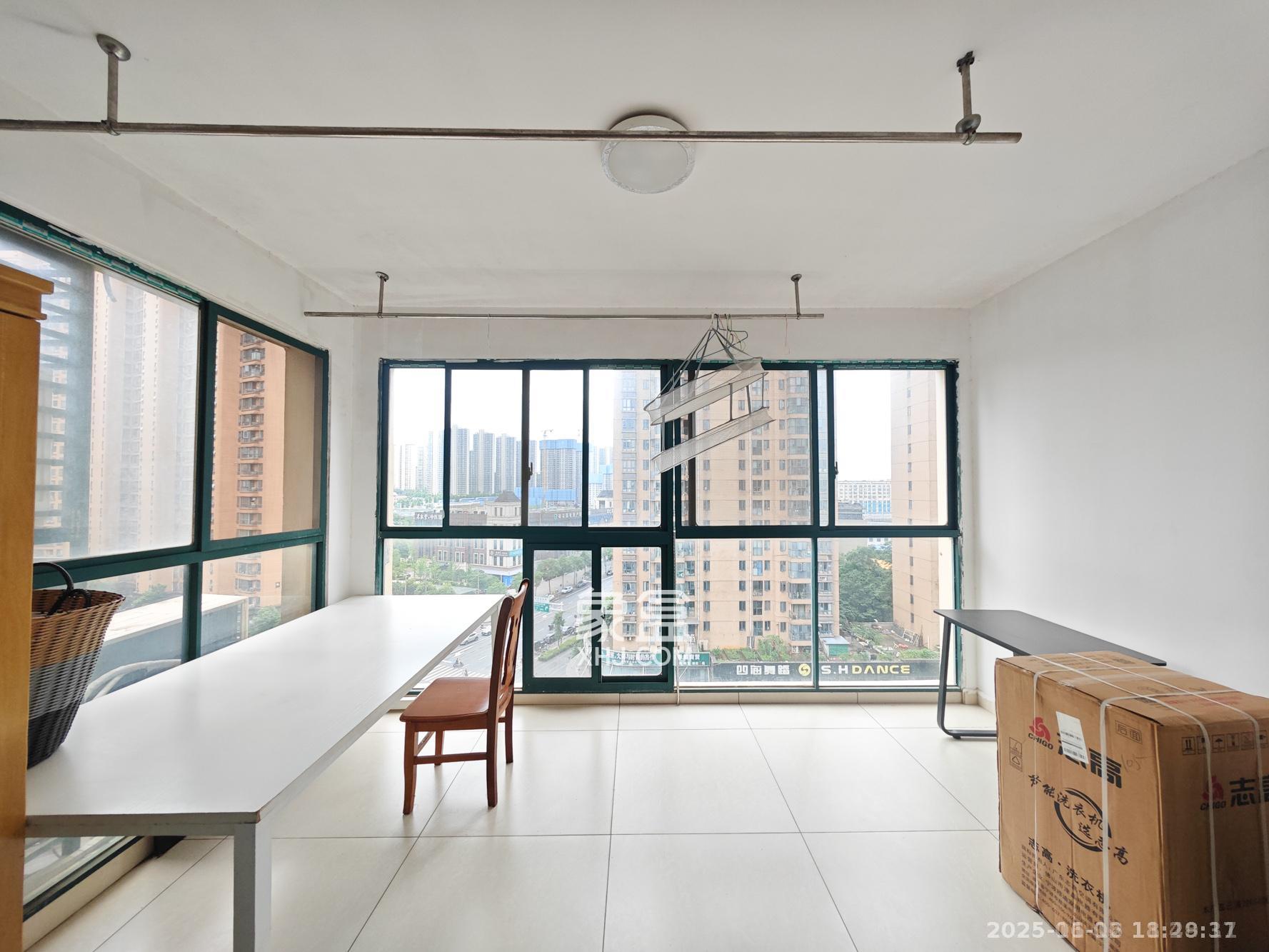 华盛世纪新城  3室2厅1卫    2600.0元/月室内图