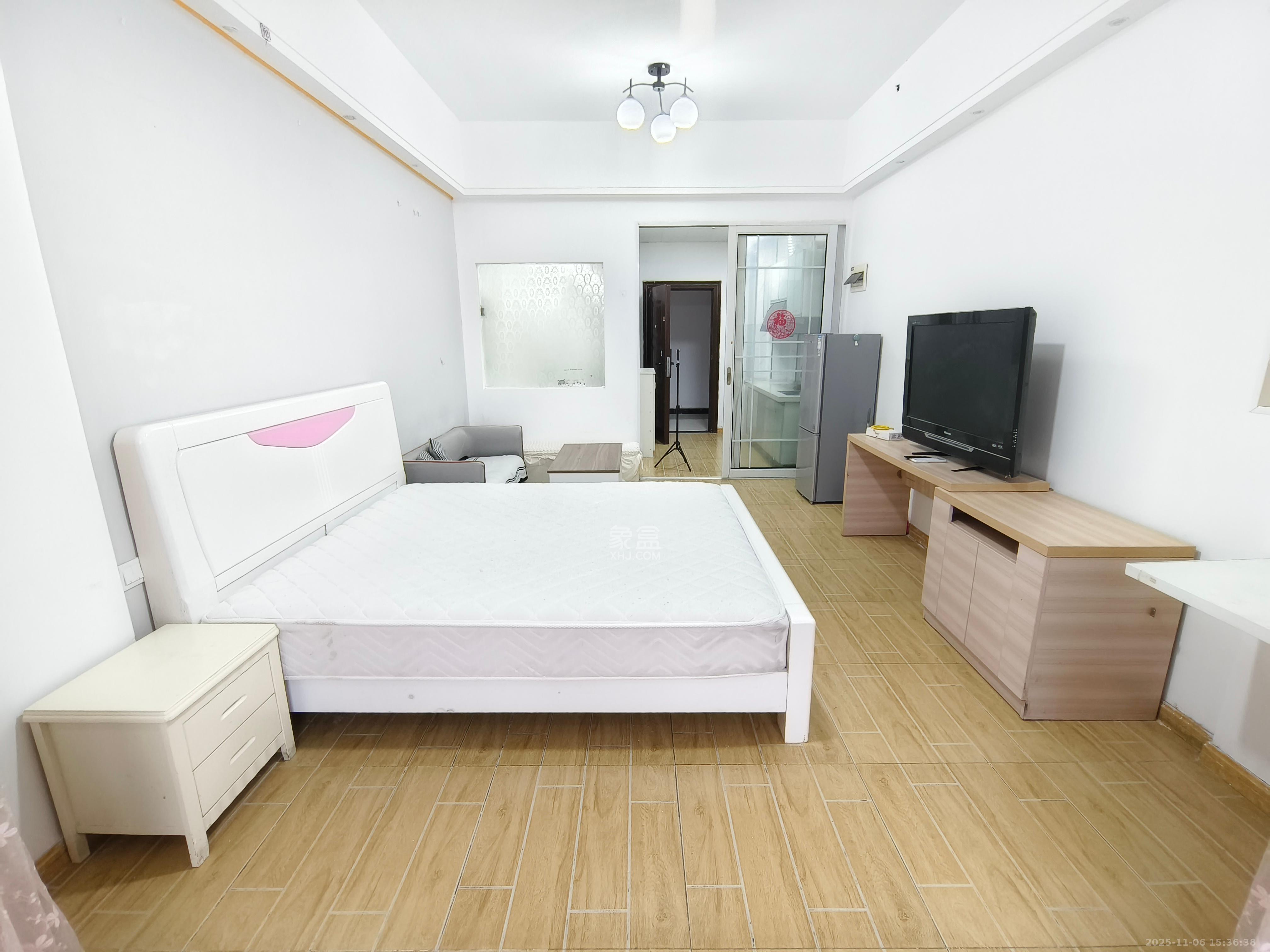 华侨假日中心(晟华苑) 1室1厅1卫 1400.0元/月 华侨假日中心(晟华苑) 1室1厅1卫 1400.0元/月室内图