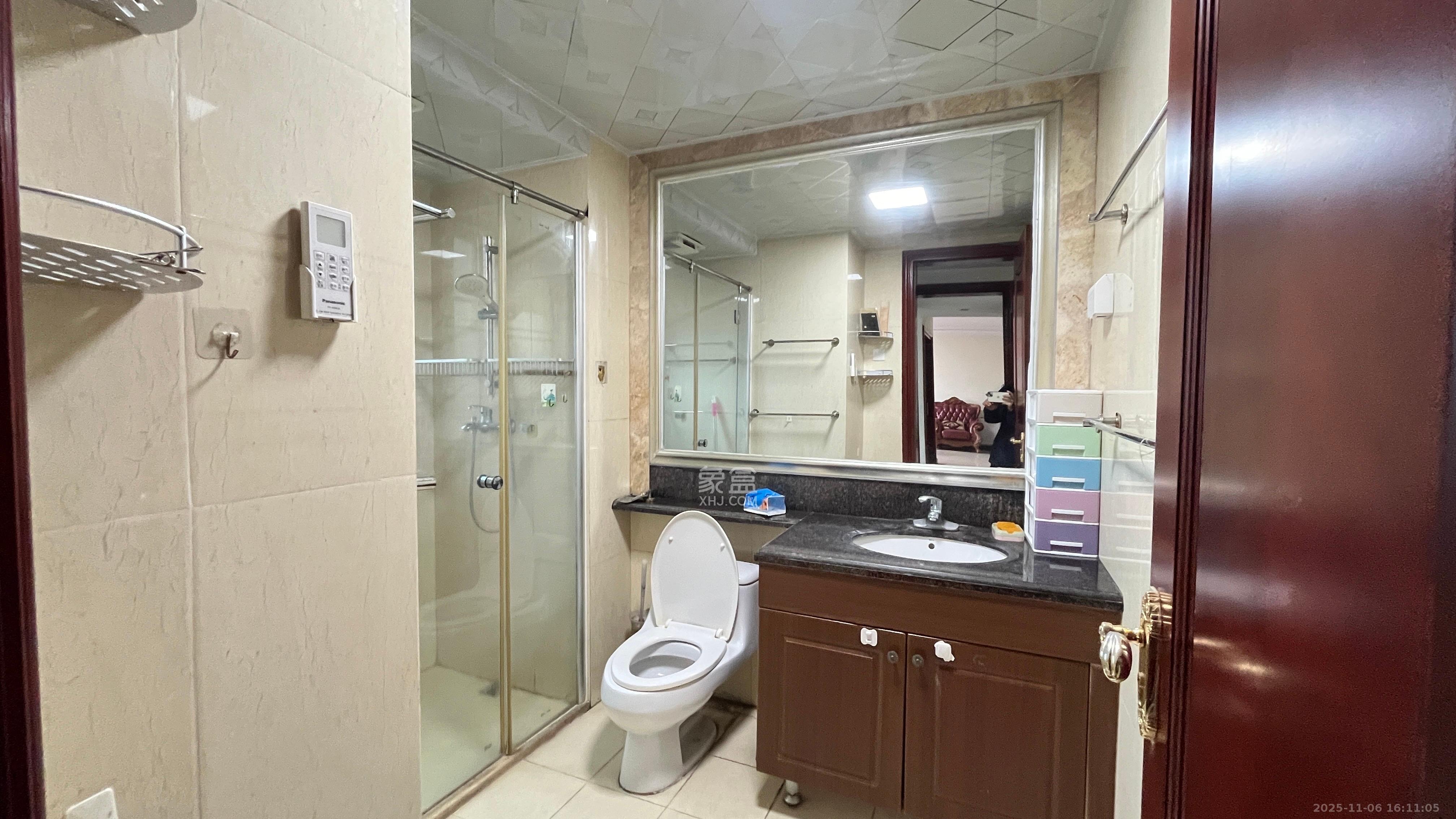 恒大雅苑 3室2厅2卫 2600.0元/月 恒大雅苑 3室2厅2卫 2600.0元/月室内图