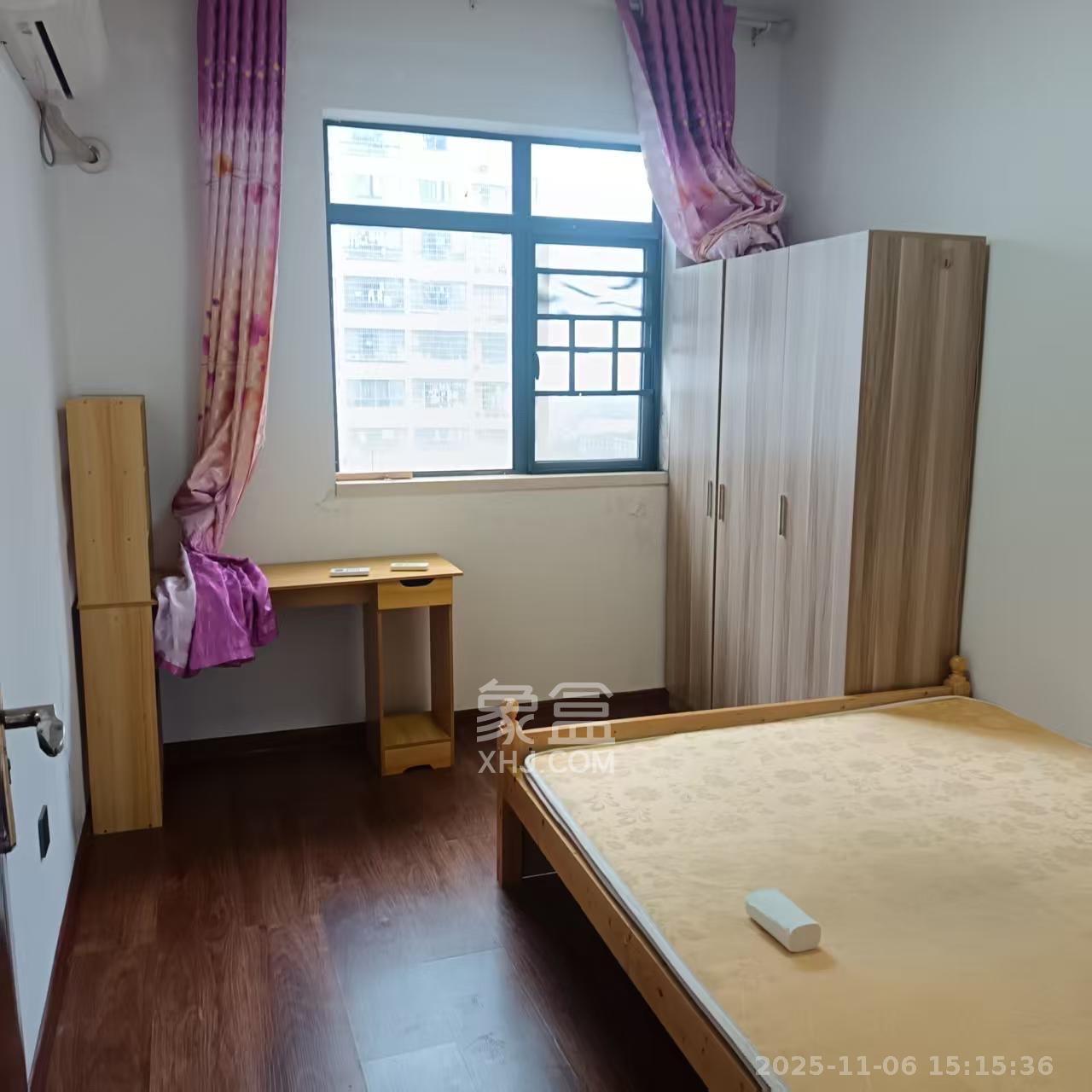 中国铁建国际城二期  4室2厅2卫    2300.0元/月室内图