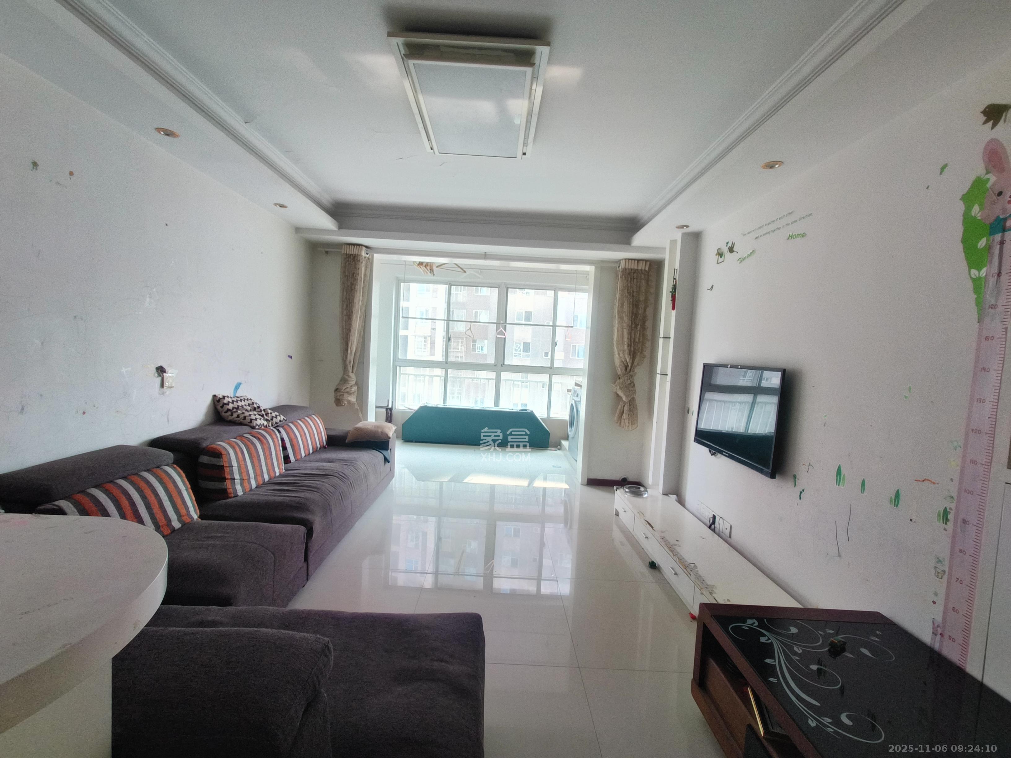 万国城（当代满庭春MOMA）二期  2室2厅1卫    2000.0元/月