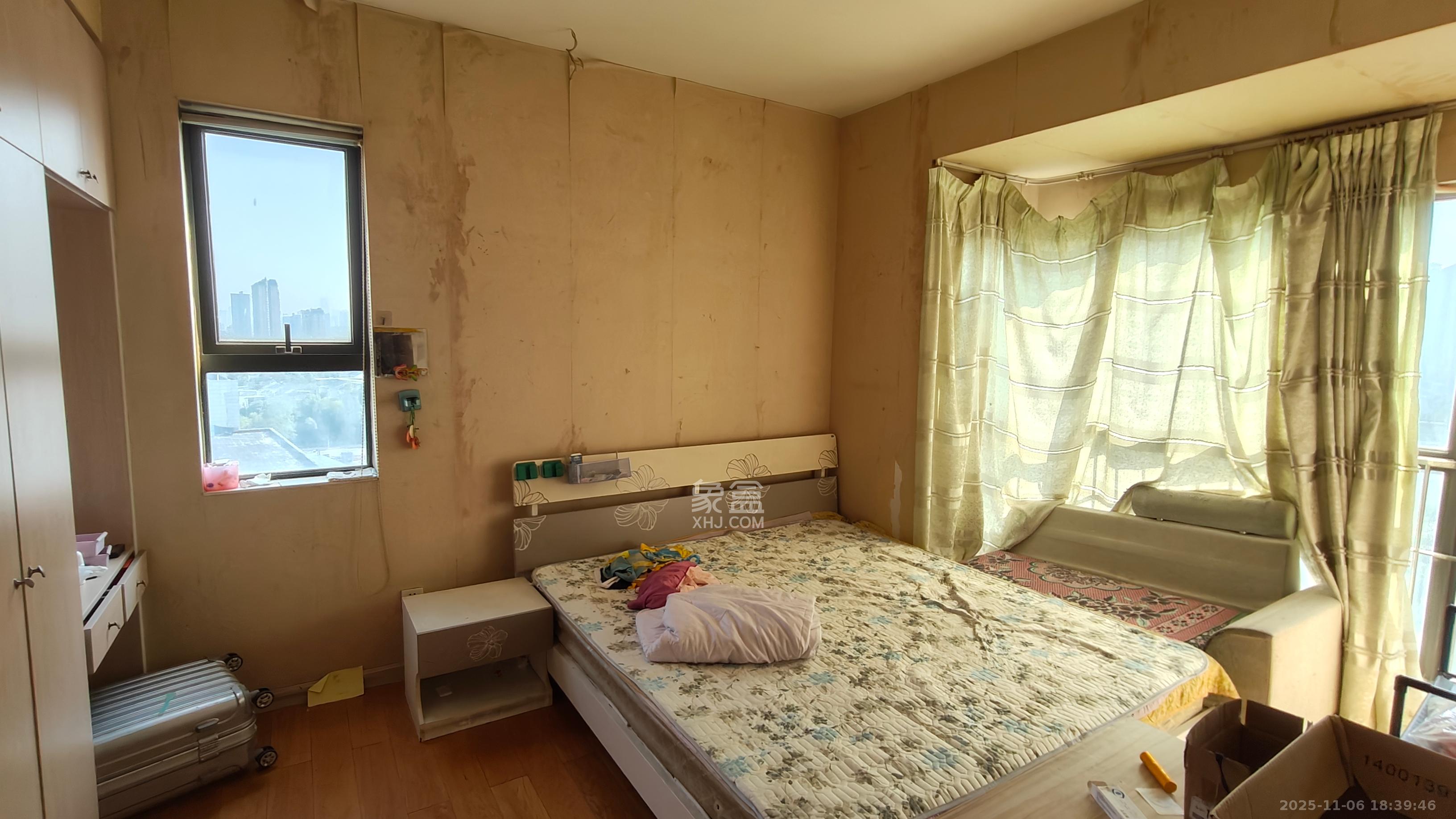 远大麓园  3室2厅2卫    2600.0元/月室内图