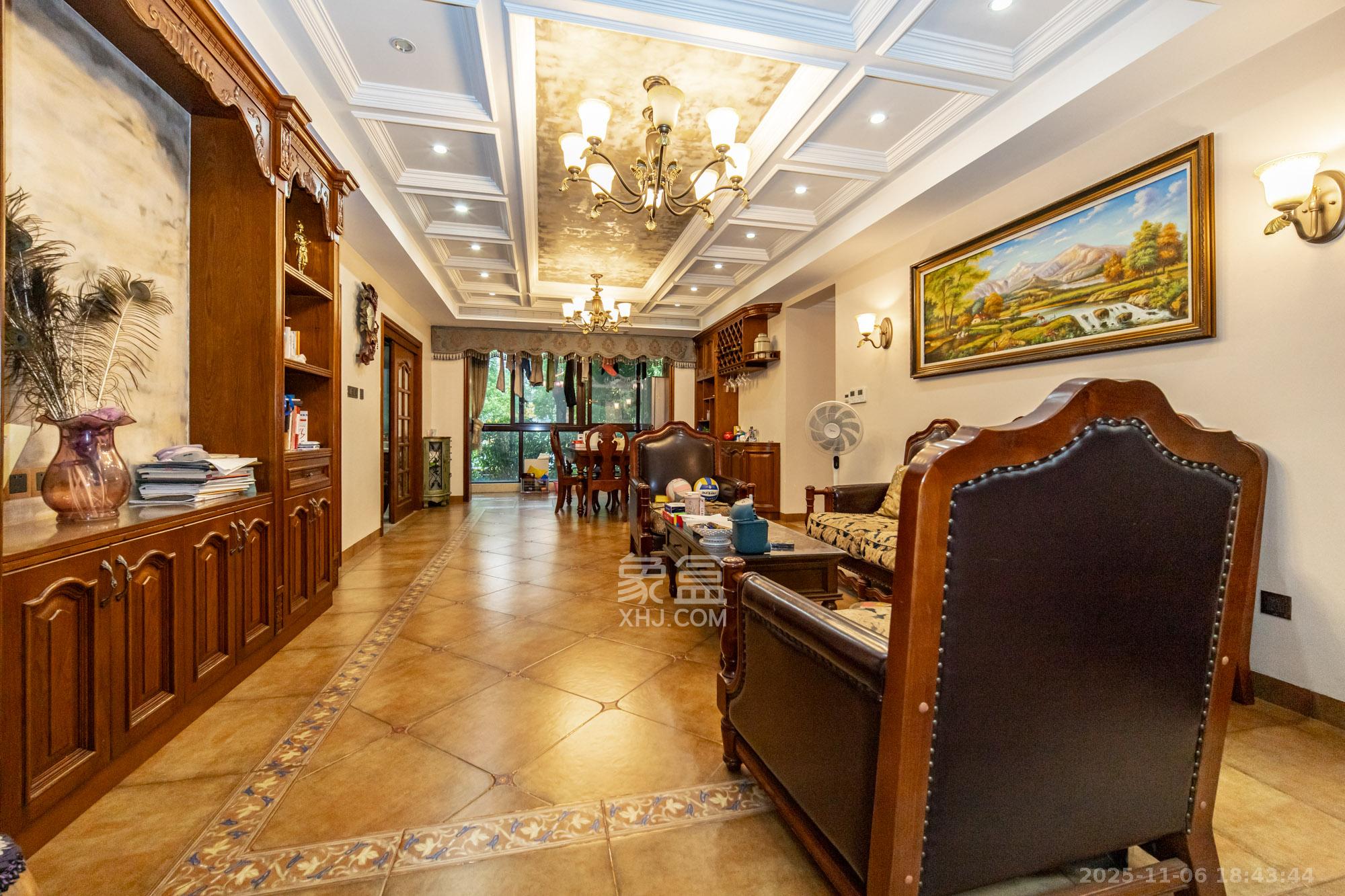 恒基凯旋门一二期  4室2厅2卫    158.0万客厅