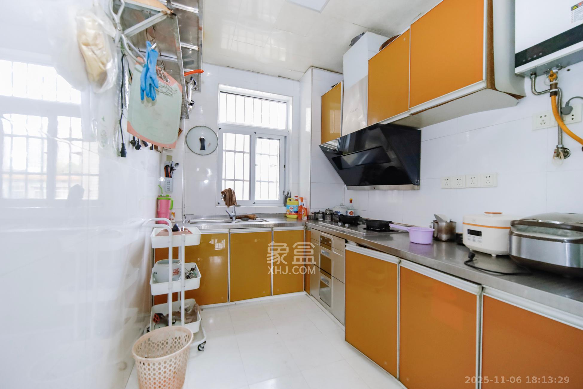 湘樟园小区（湘樟家园）  3室2厅2卫    69.0万厨房