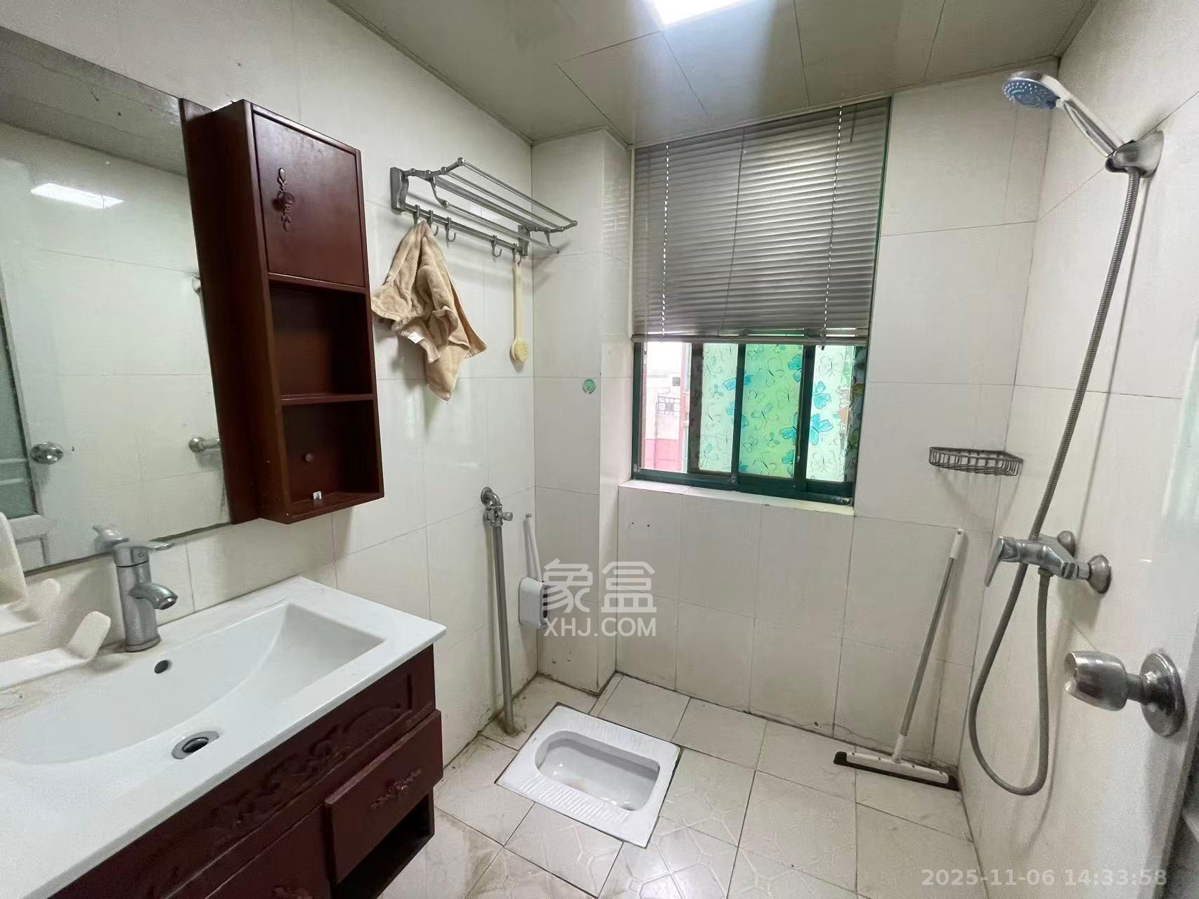 湘府东苑 2室2厅1卫 1800.0元/月 湘府东苑 2室2厅1卫 1800.0元/月室内图