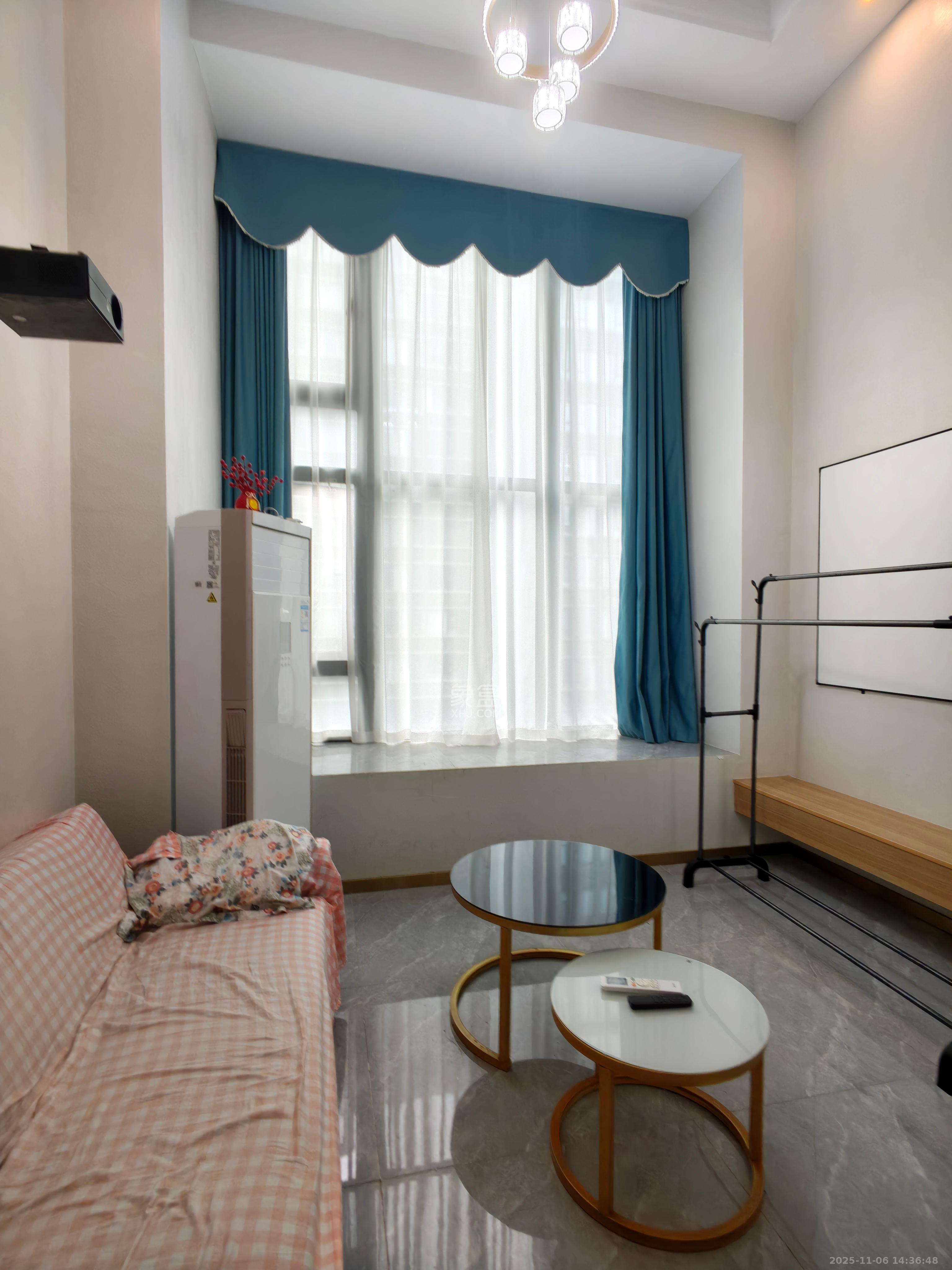 龙湖铂金岛  1室1厅1卫    2000.0元/月室内图