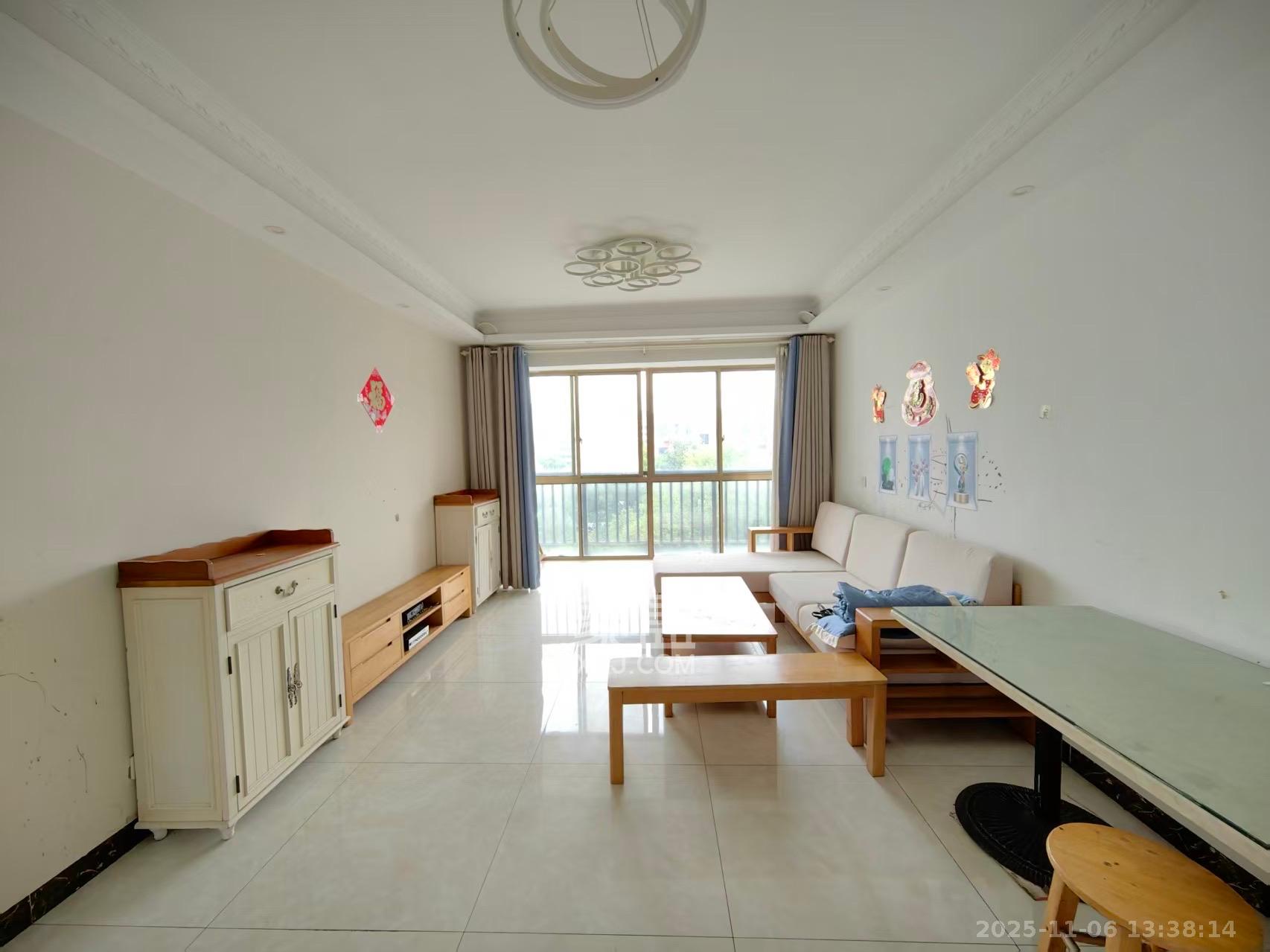 岳泰理想城 3室2厅2卫 2600.0元/月 岳泰理想城 3室2厅2卫 2600.0元/月室内图