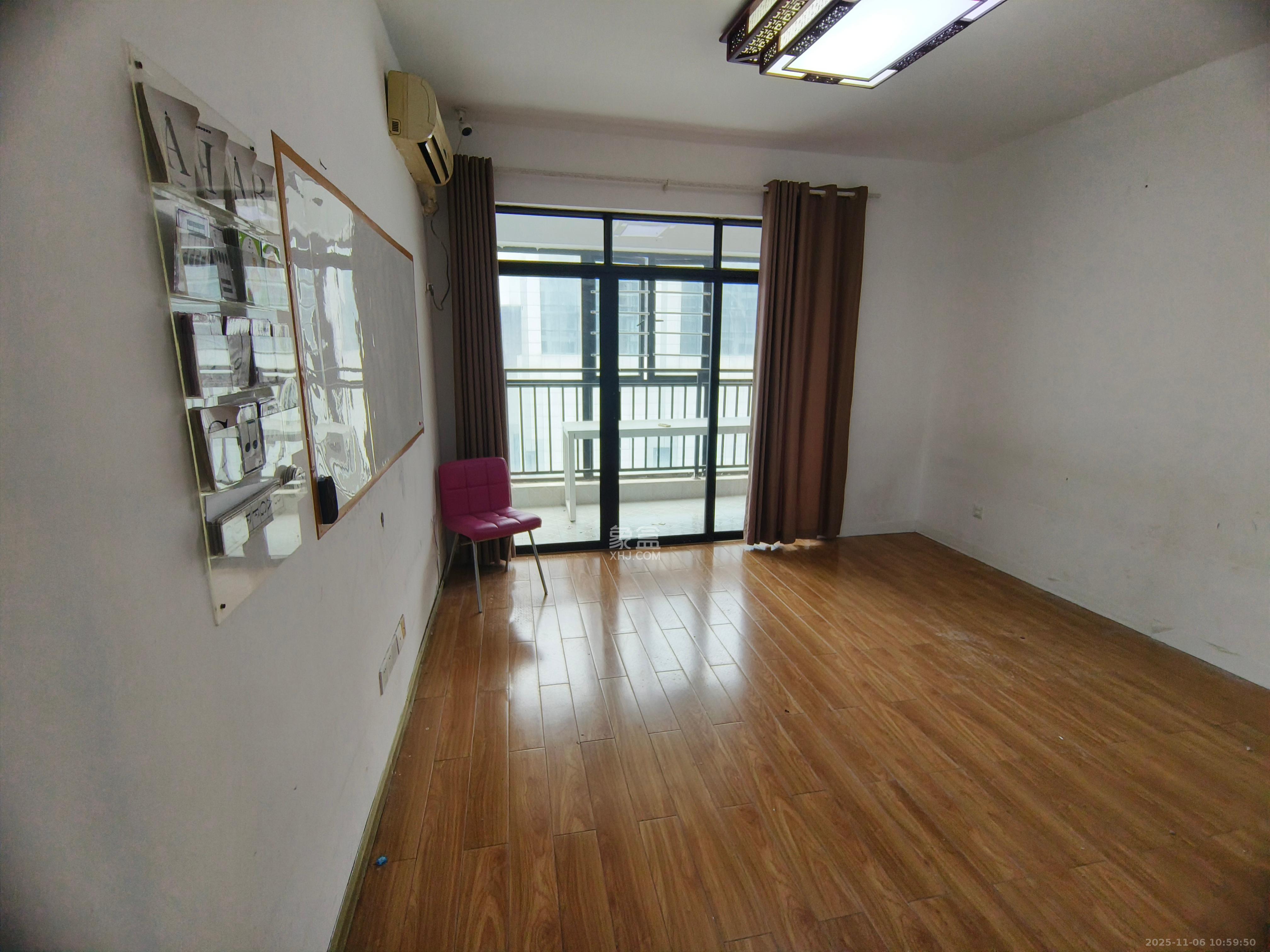 湘腾城市广场  2室2厅1卫    2600.0元/月