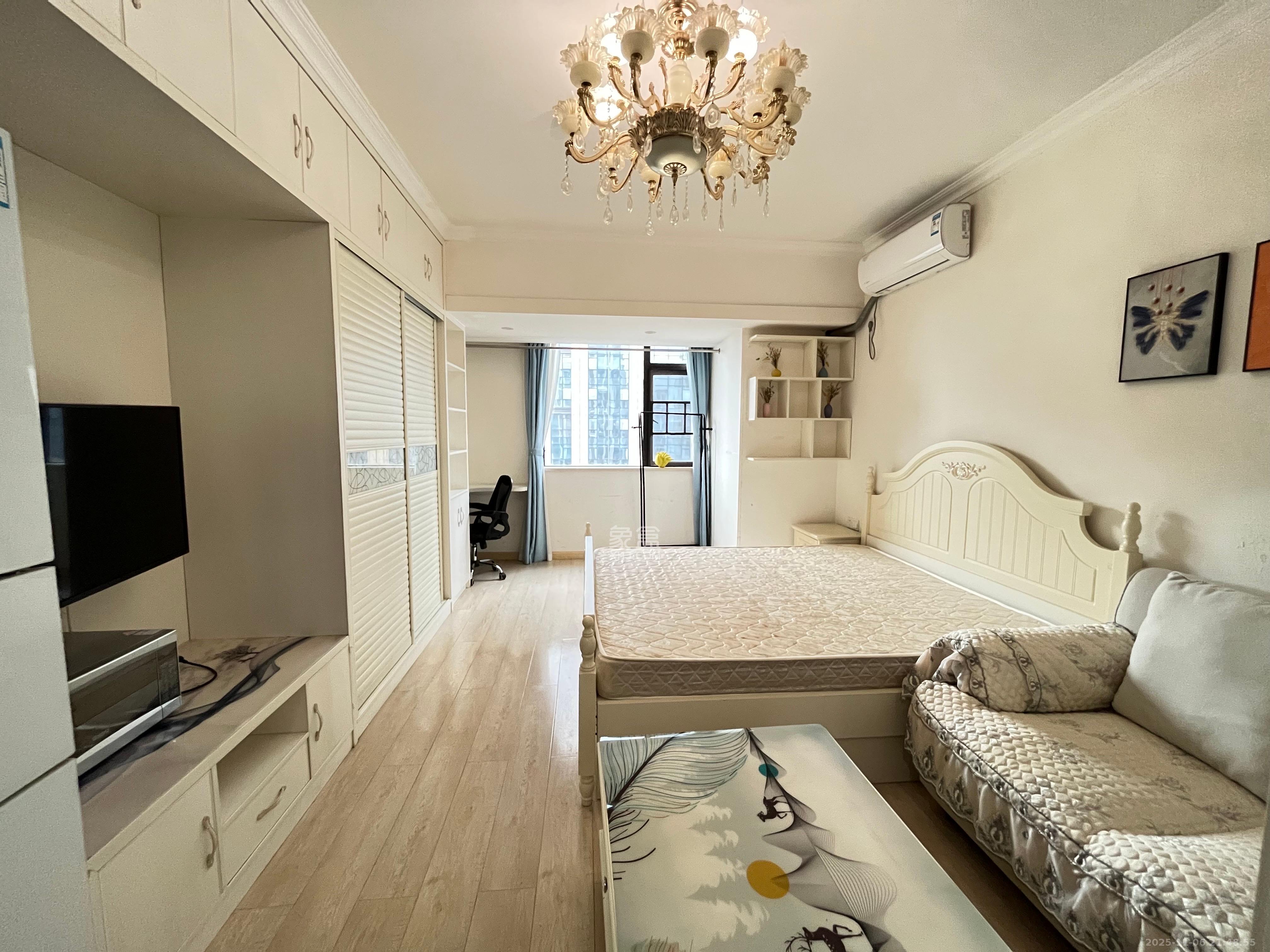 五江天街北区 1室1厅1卫 1600.0元/月 五江天街北区 1室1厅1卫 1600.0元/月室内图