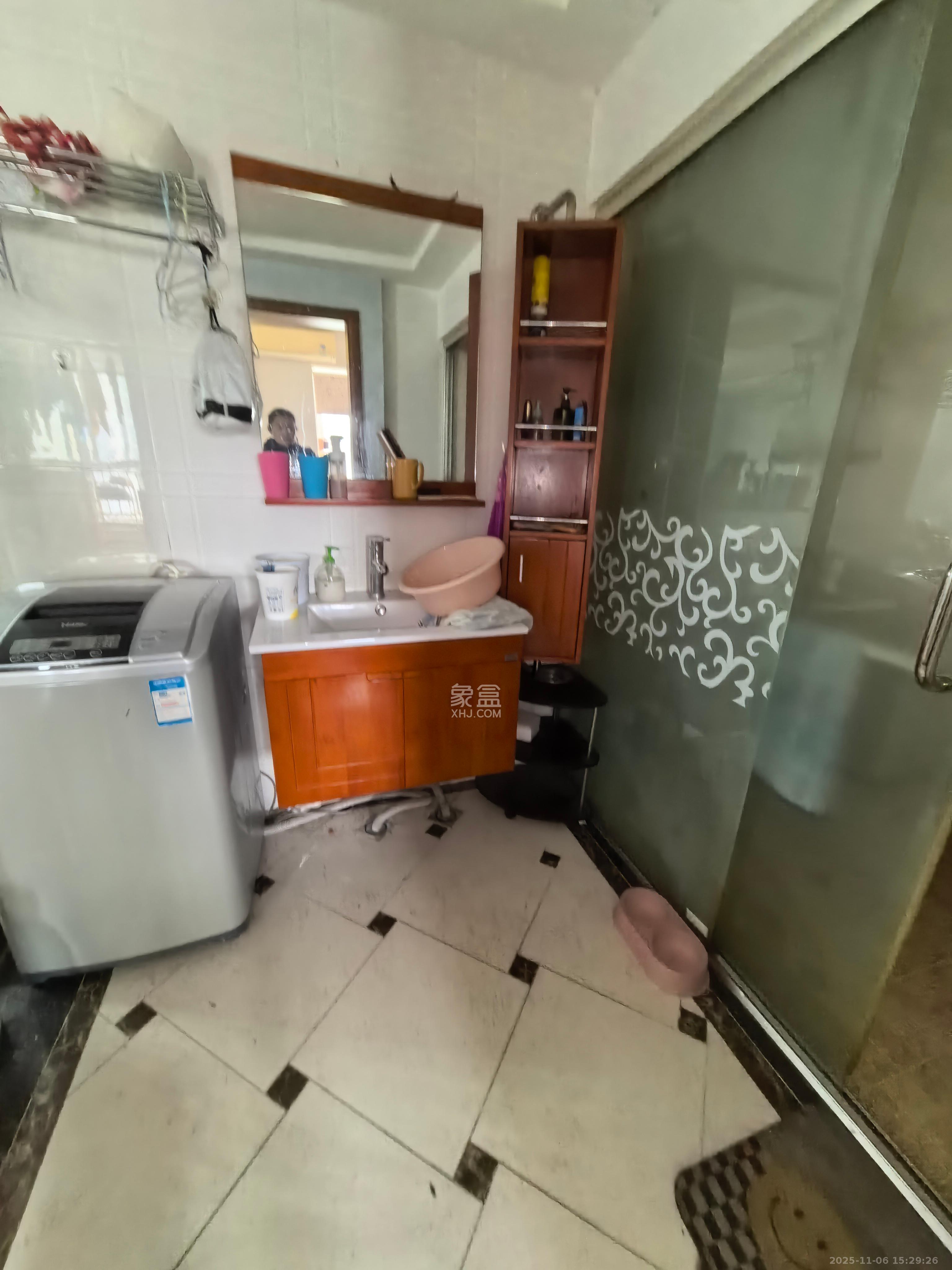 四方小区综合楼（四方嘉丽）  2室2厅1卫    1800.0元/月室内图