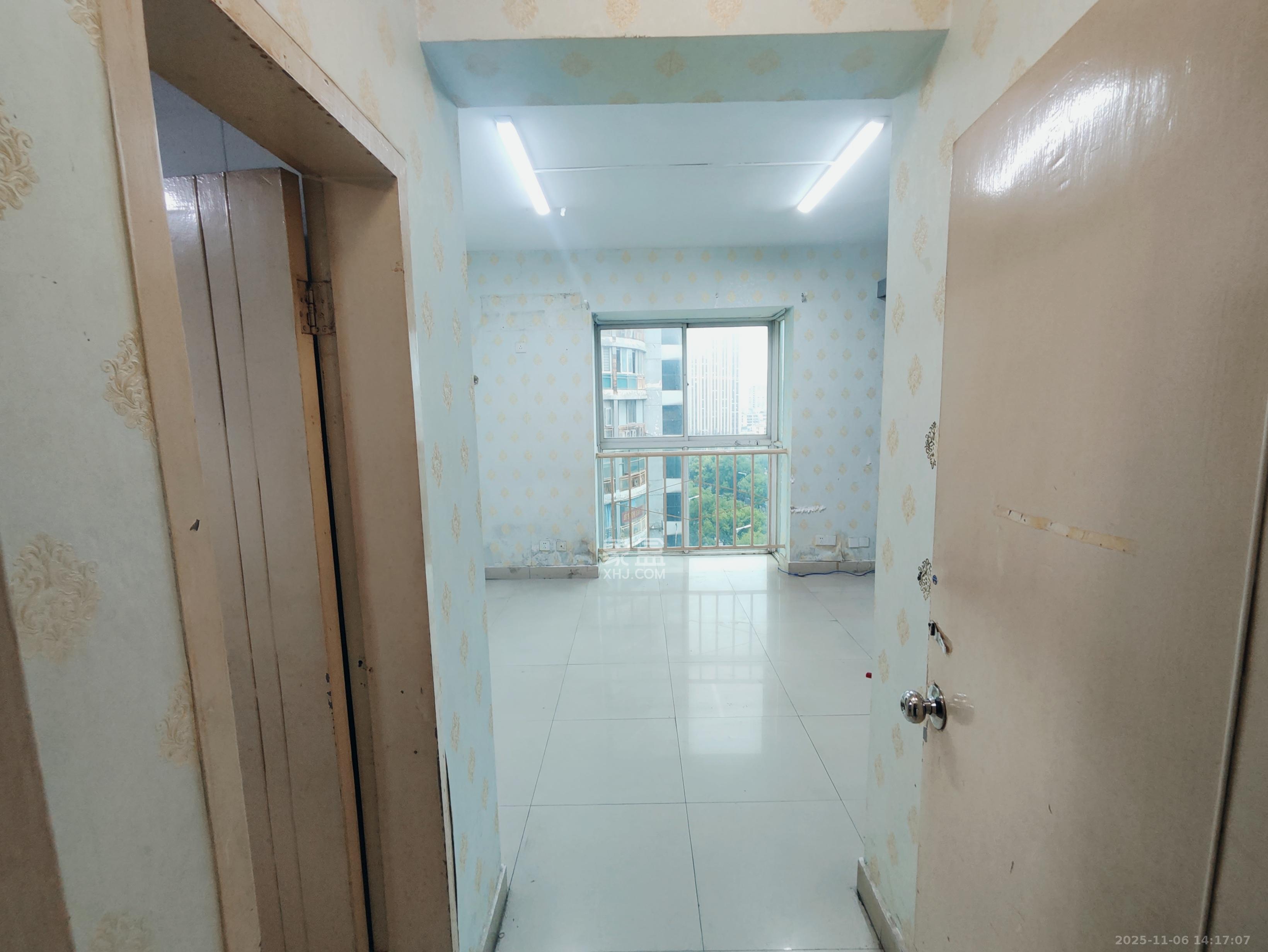 兴威名座 3室2厅2卫 3500.0元/月 兴威名座 3室2厅2卫 3500.0元/月室内图