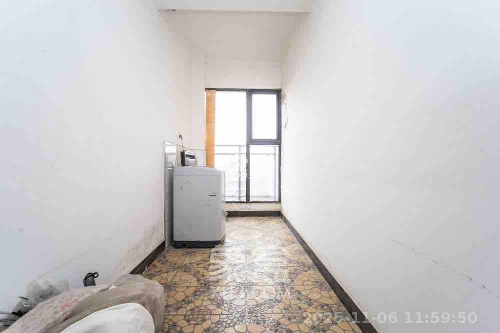 湘域熙岸  4室2厅2卫    3800.0元/月室内图