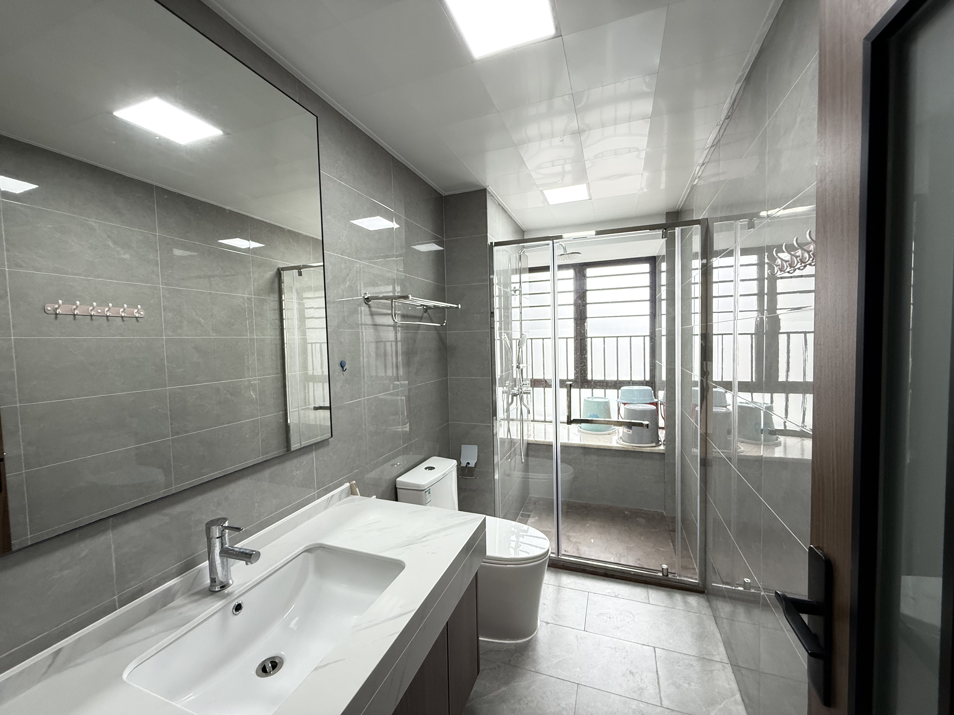 金湖壹号  5室2厅2卫    6200.0元/月室内图