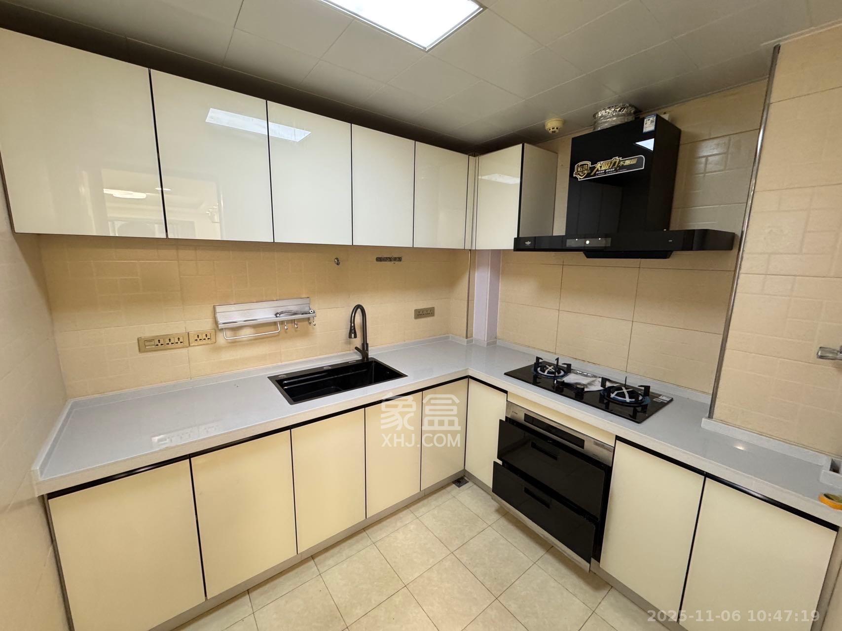 东方芙蓉  3室2厅2卫    3800.0元/月室内图