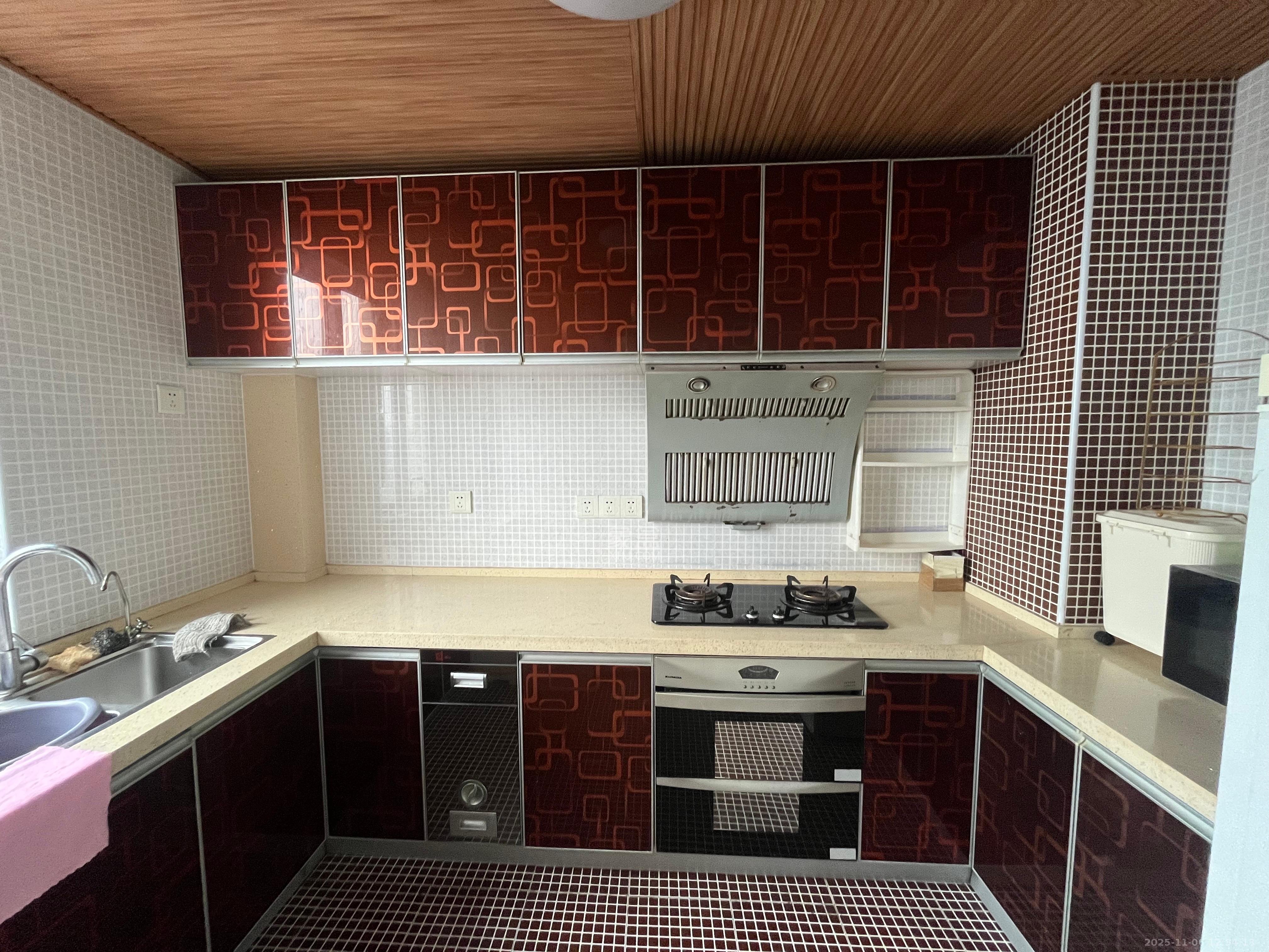 银港水晶城  3室2厅1卫    2600.0元/月室内图