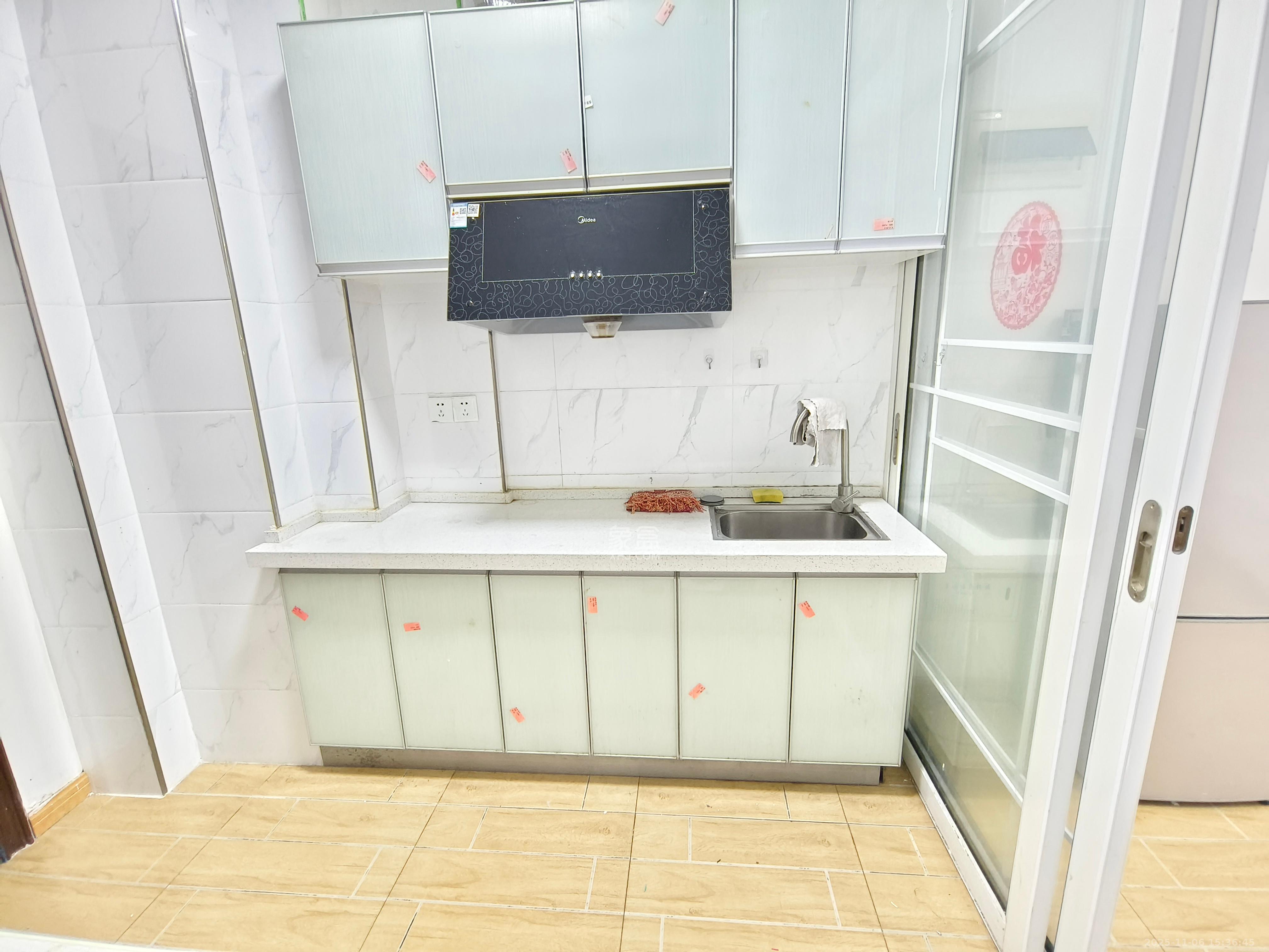 华侨假日中心（晟华苑）  1室1厅1卫    1400.0元/月室内图