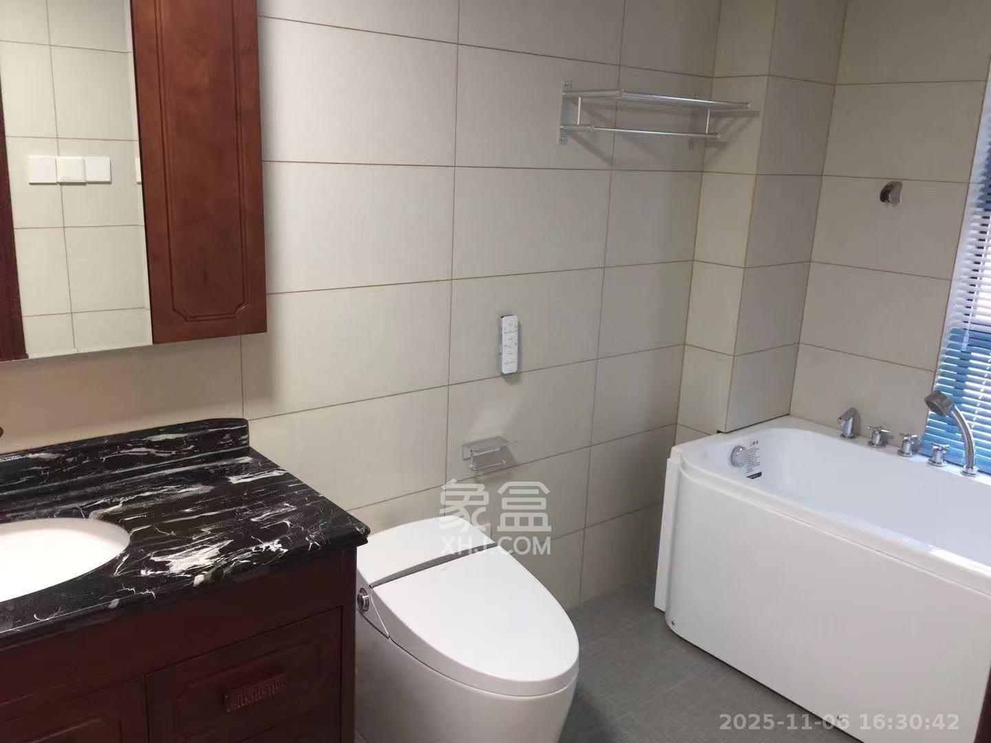 天健壹平方英里(天健芙蓉盛世二期) 1室2厅2卫 6500.0元/月 天健壹平方英里(天健芙蓉盛世二期) 1室2厅2卫 6500.0元/月室内图