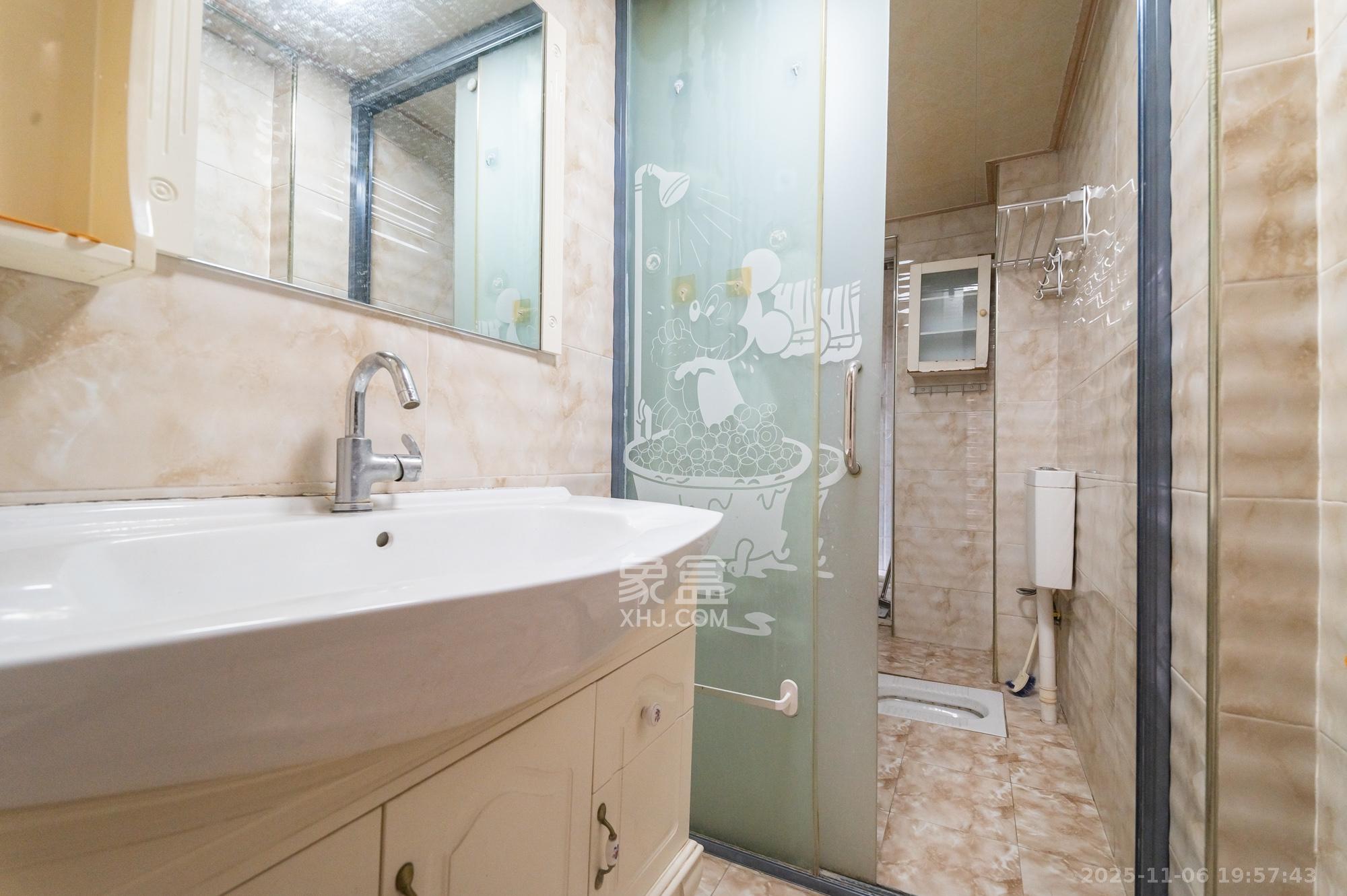 华润凤凰城三期 3室2厅1卫 78.8万 华润凤凰城三期 3室2厅1卫 78.8万卫生间