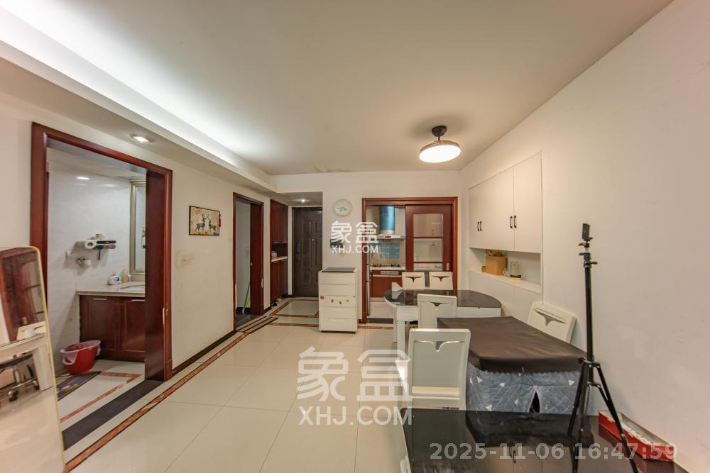 中海国际二期  3室2厅1卫    1800.0元/月室内图