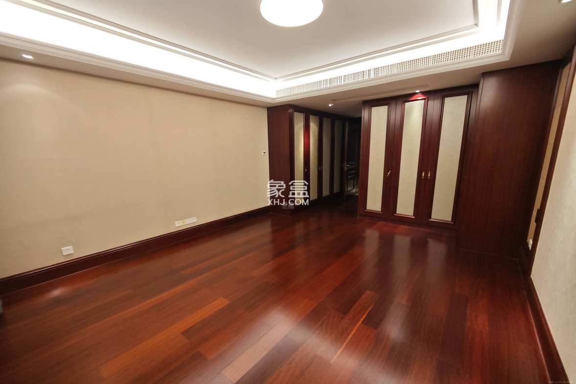 运达中央广场一、二期 4室2厅2卫 10000.0元/月 运达中央广场一、二期 4室2厅2卫 10000.0元/月室内图