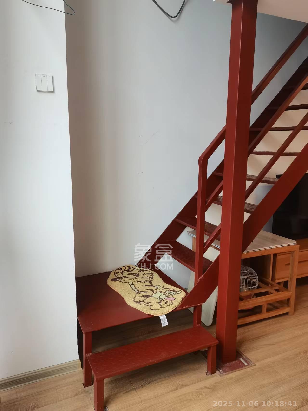 洋湖时代  1室1厅1卫    1600.0元/月室内图