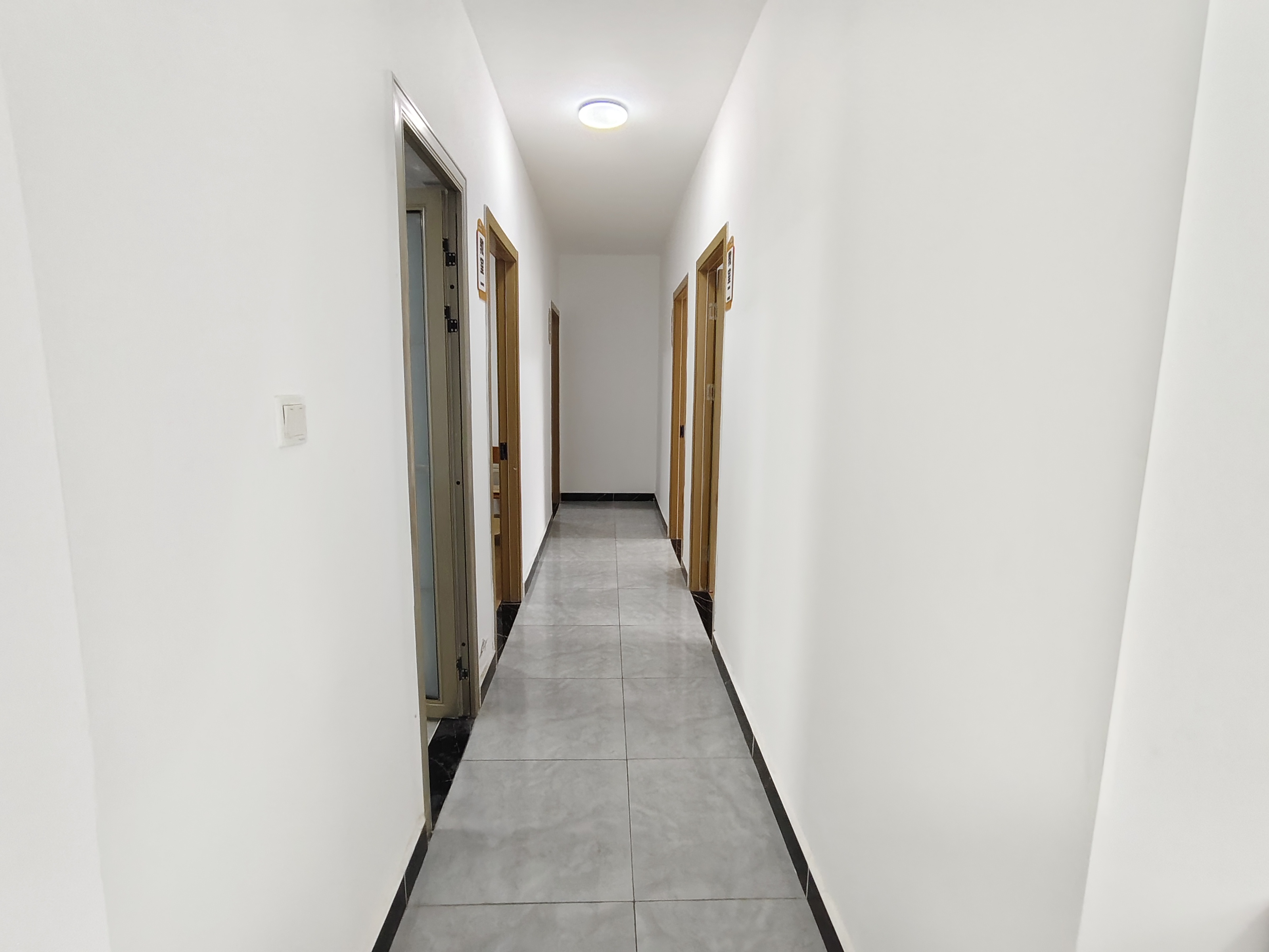 坡博家园四区  5室2厅2卫    3700.0元/月室内图