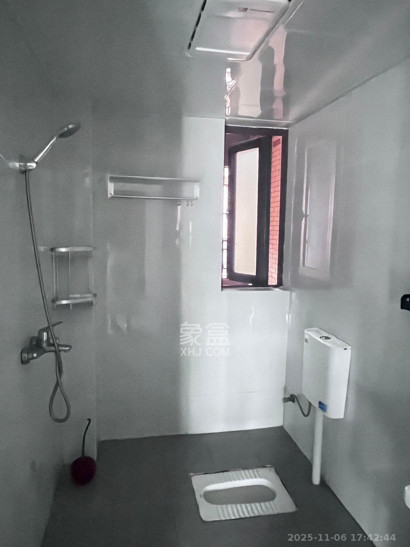 鑫远翡丽郡（鑫远翡丽雅苑）  4室2厅2卫    2800.0元/月室内图