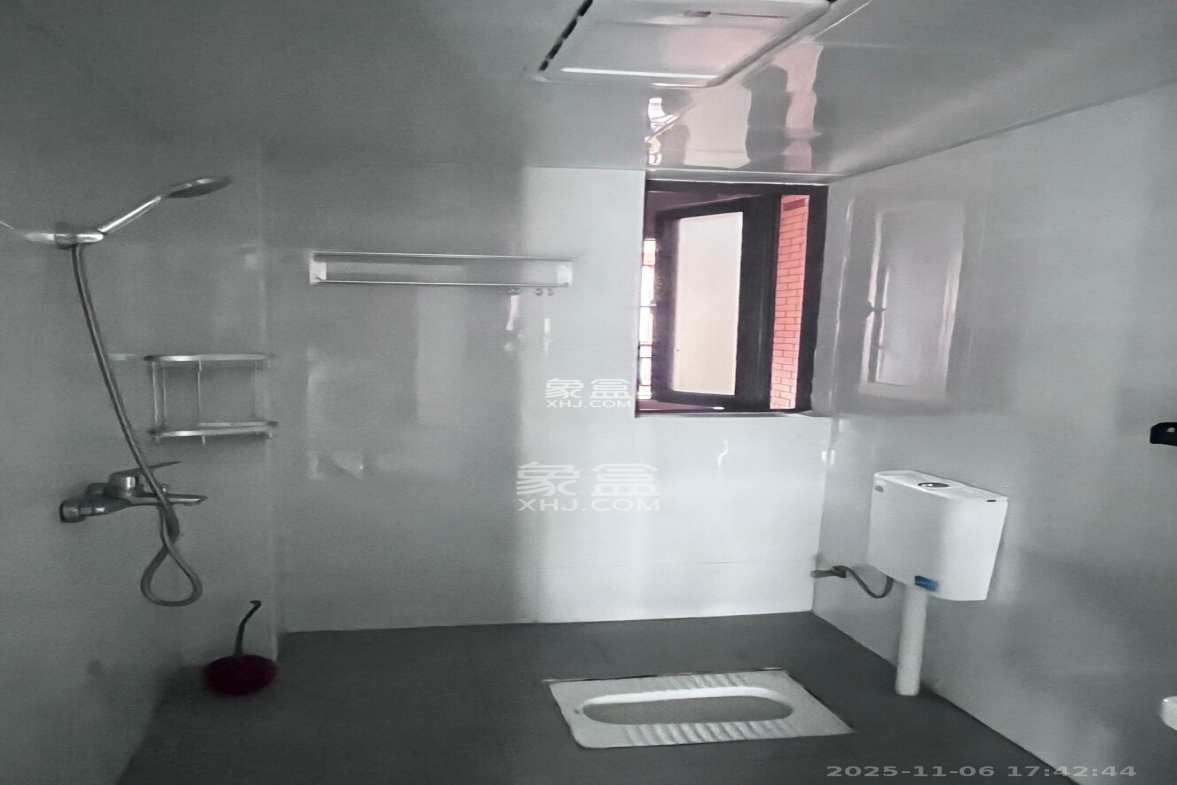 鑫远翡丽郡(鑫远翡丽雅苑) 4室2厅2卫 2800.0元/月 鑫远翡丽郡(鑫远翡丽雅苑) 4室2厅2卫 2800.0元/月室内图