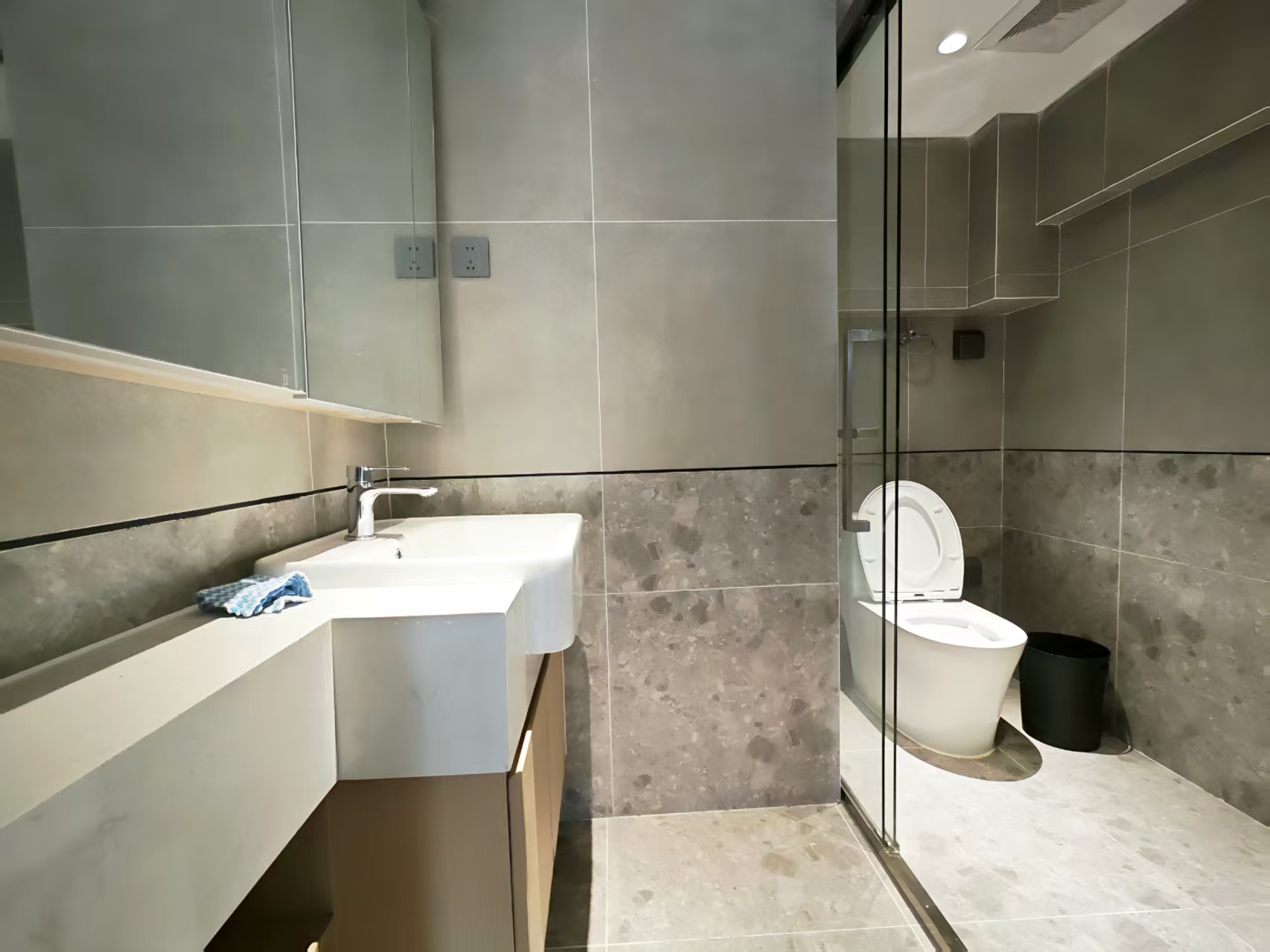 海航豪庭南苑 2室2厅2卫 4000.0元/月 海航豪庭南苑 2室2厅2卫 4000.0元/月室内图