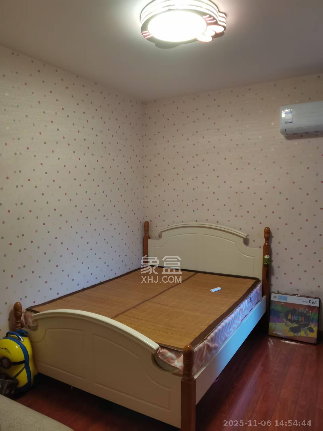 新世纪家园  3室2厅1卫    2700.0元/月室内图