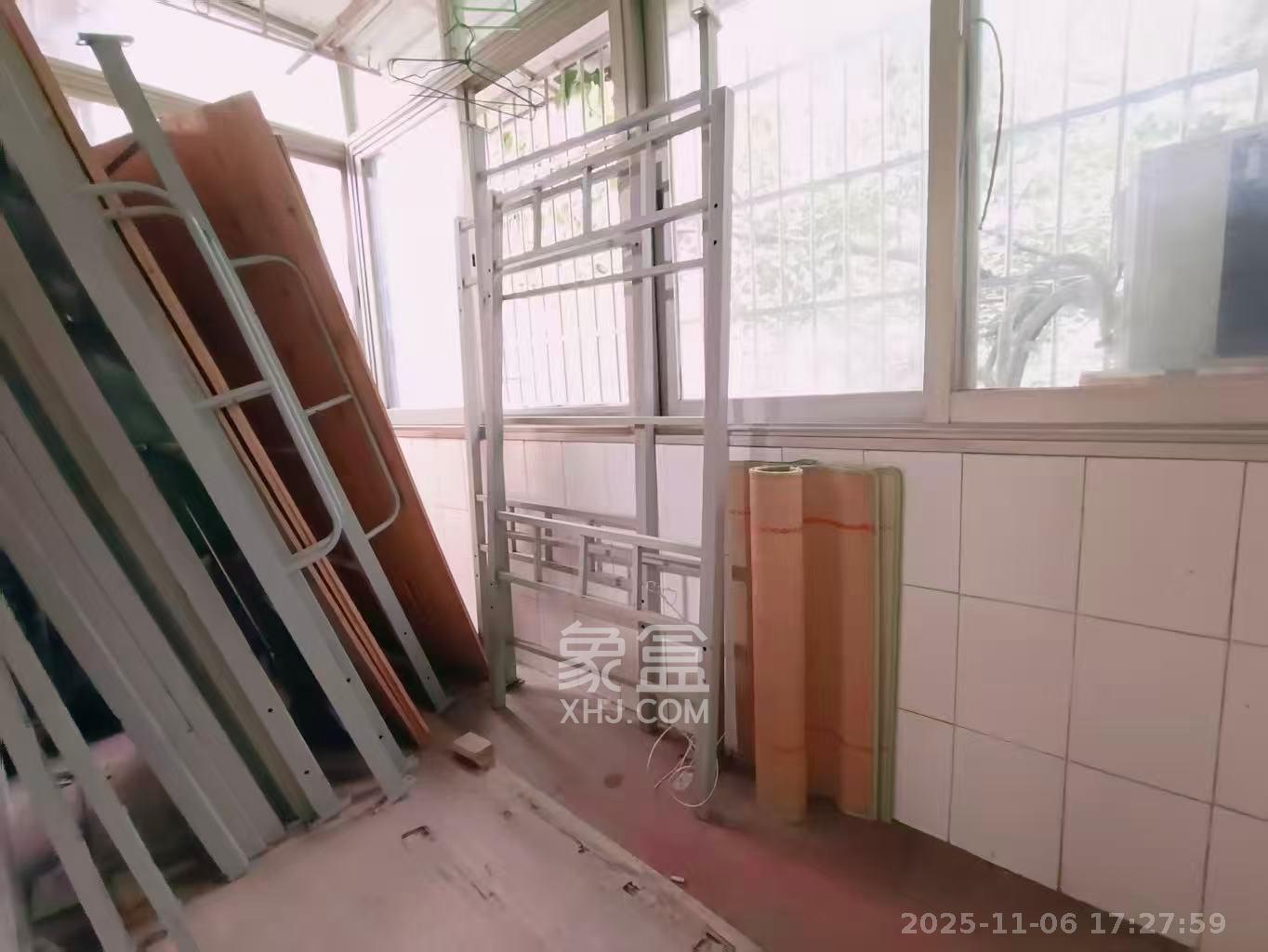 区政府宿舍 3室1厅1卫 2500.0元/月 区政府宿舍 3室1厅1卫 2500.0元/月室内图