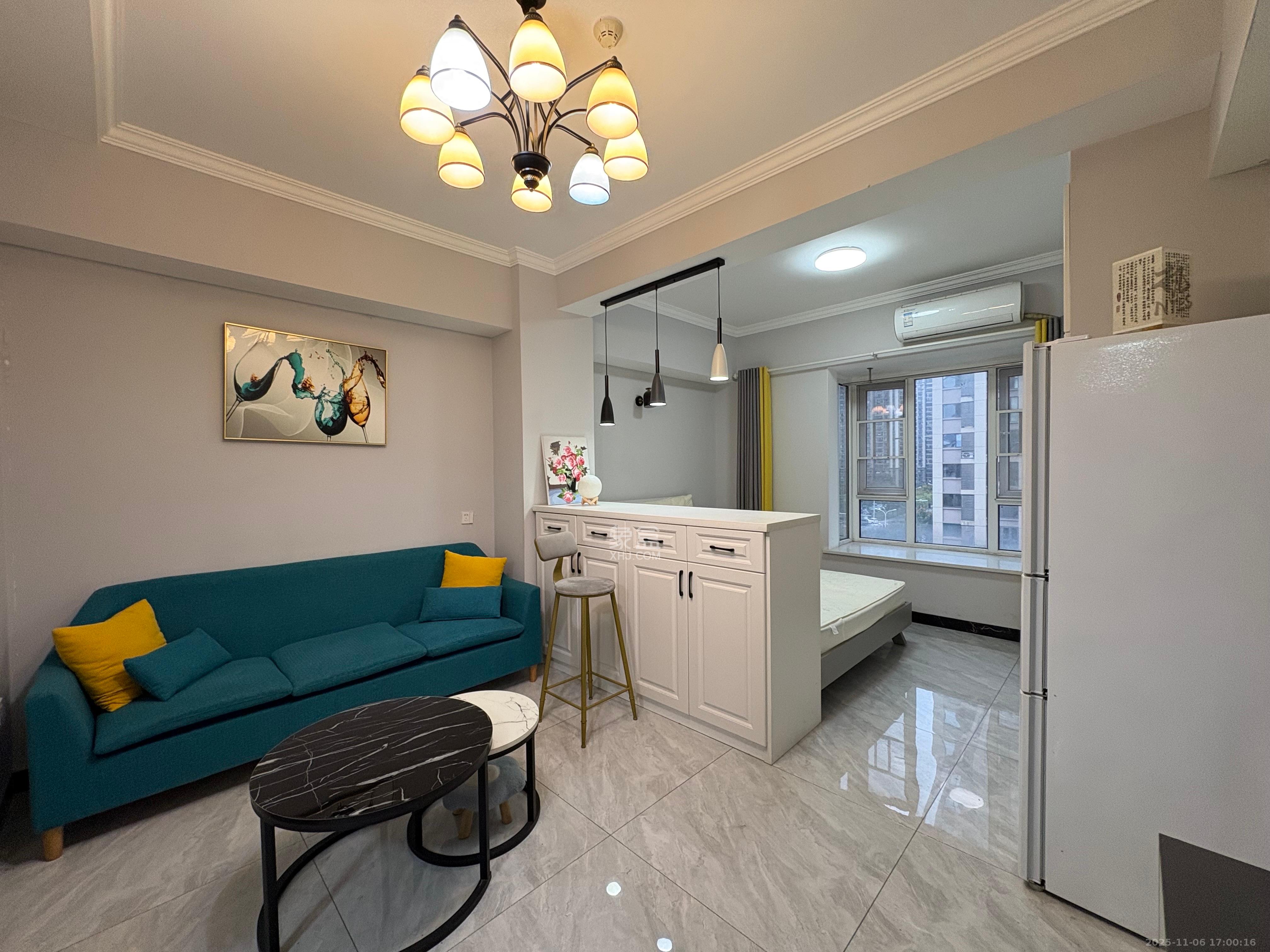 芙蓉万国城MOMA（卓越汇富苑）  1室1厅1卫    1400.0元/月