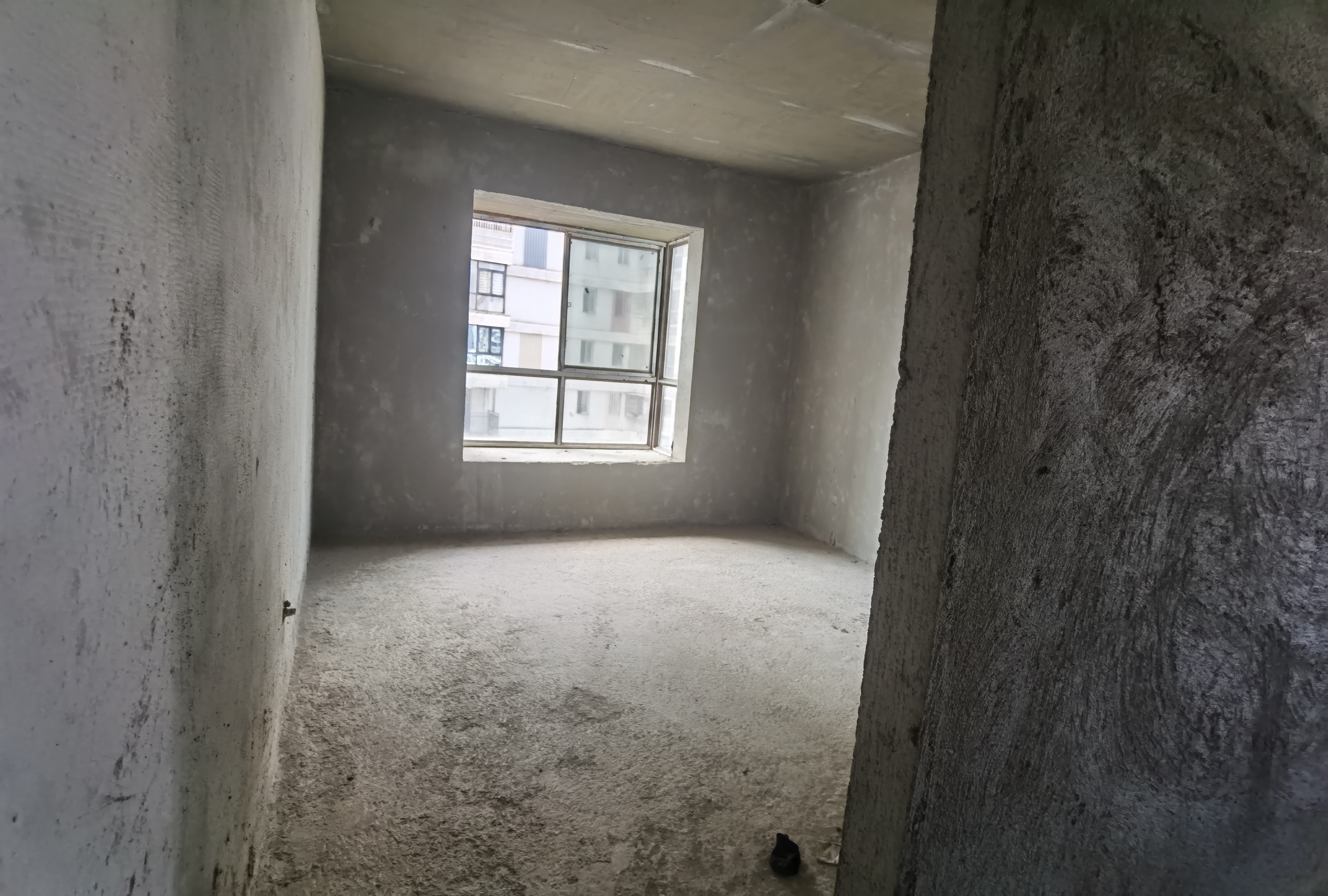 龙一星城  1室0厅0卫    92.8万客厅