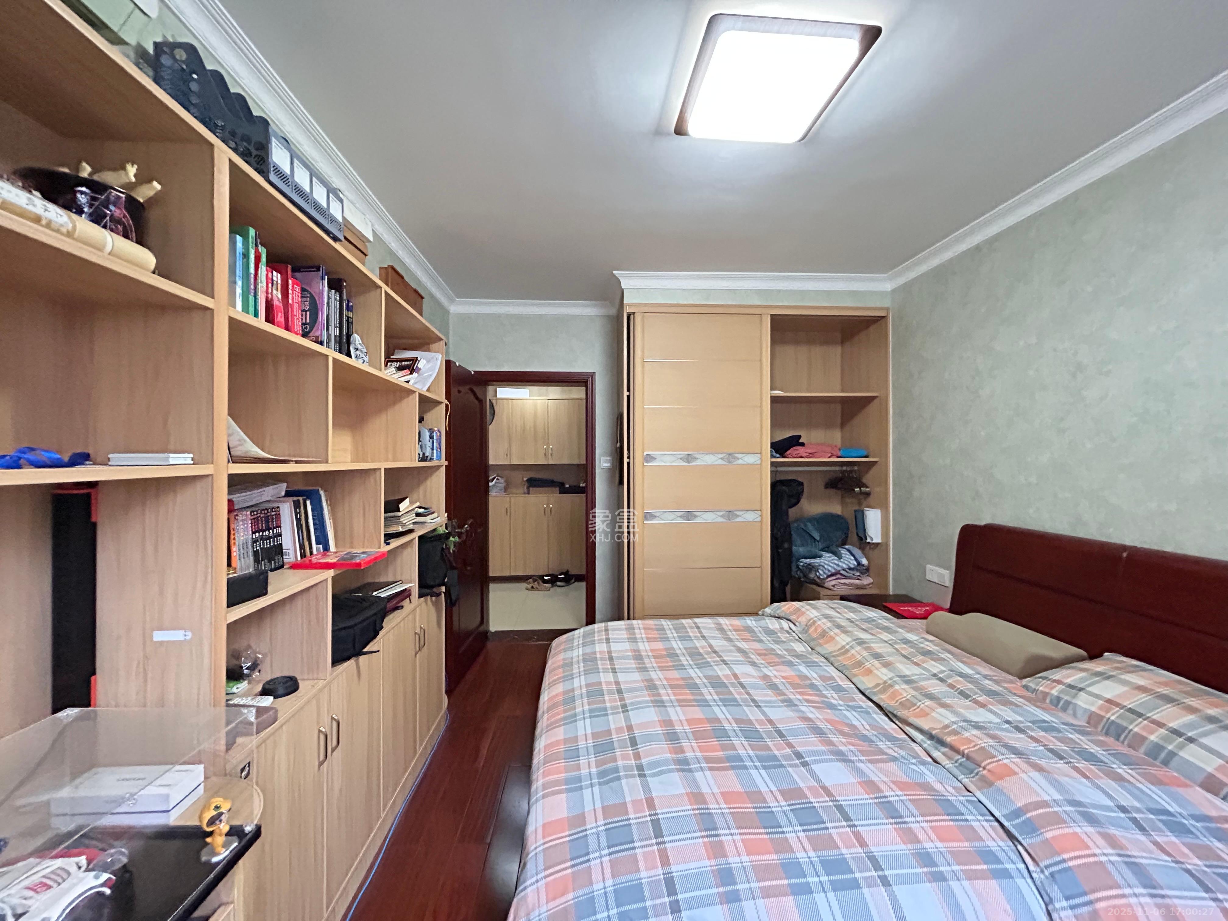 西子花苑  3室2厅2卫    3500.0元/月室内图